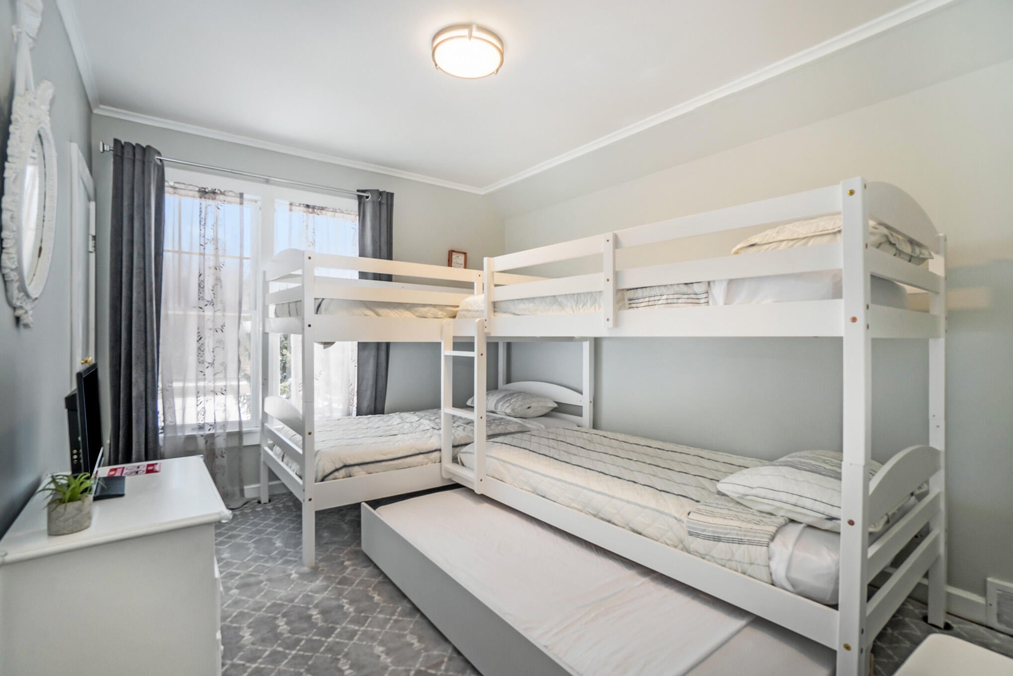 South Haven, Michigan, 49090, United States, 4 Bedrooms Bedrooms, ,3 BathroomsBathrooms,Residential,For Sale,1937505