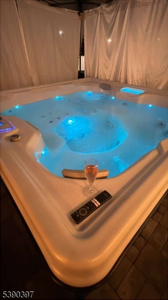 Linden City, New Jersey, 07036, United States, 3 Bedrooms Bedrooms, ,2 BathroomsBathrooms,Residential,For Sale,1966436