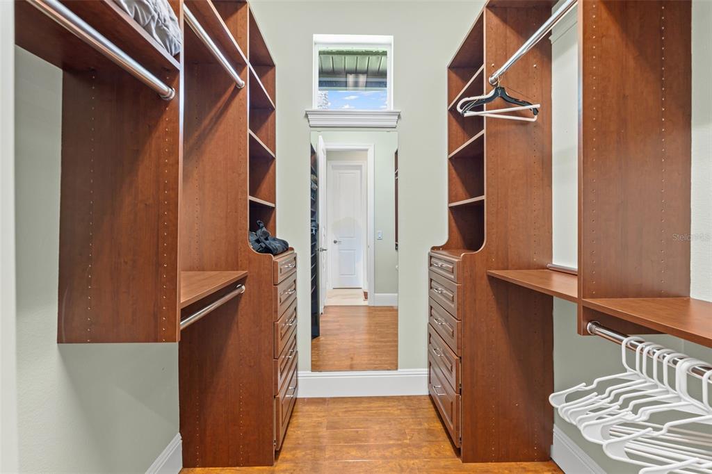 Bradenton, Florida, 34202, United States, 5 Bedrooms Bedrooms, ,5 BathroomsBathrooms,Residential,For Sale,1873833
