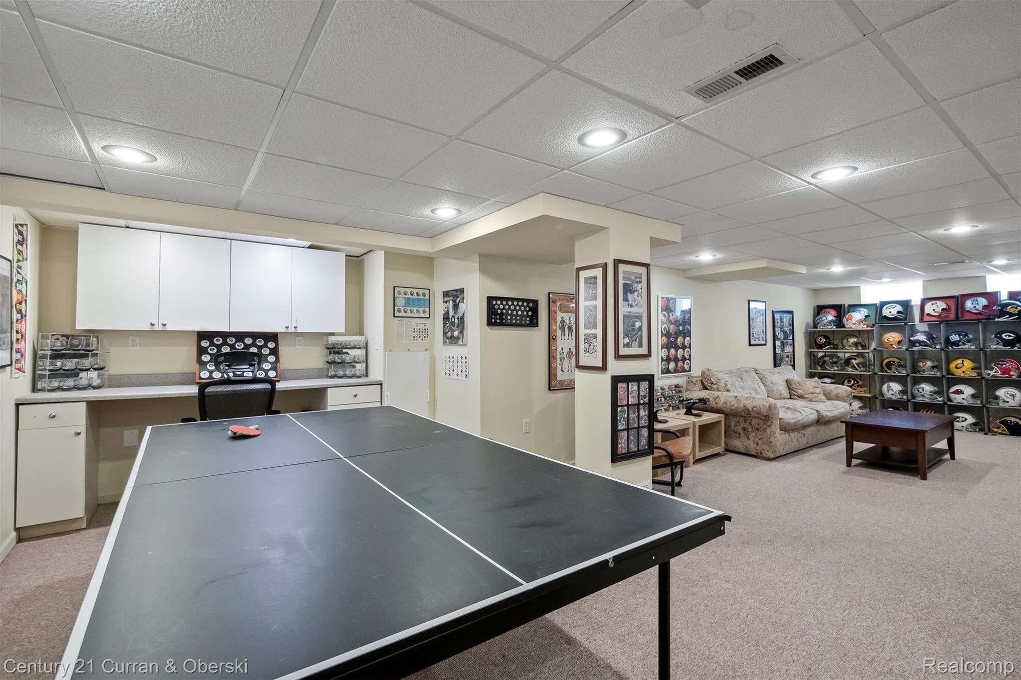 Northville, Michigan, 48167, United States, 5 Bedrooms Bedrooms, ,3 BathroomsBathrooms,Residential,For Sale,2009977