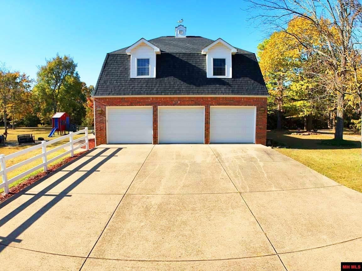 Mountain Home, Arkansas, 72653, United States, 4 Bedrooms Bedrooms, ,5 BathroomsBathrooms,Residential,For Sale,2018270