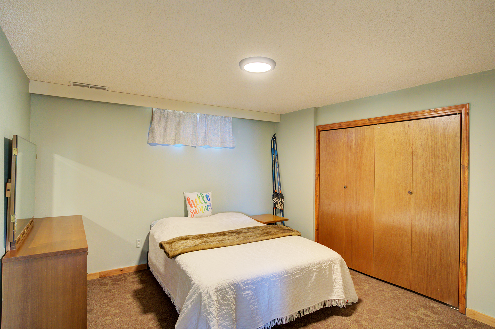 Sandpoint, Idaho, 83864, United States, 5 Bedrooms Bedrooms, ,3 BathroomsBathrooms,Residential,For Sale,1976312