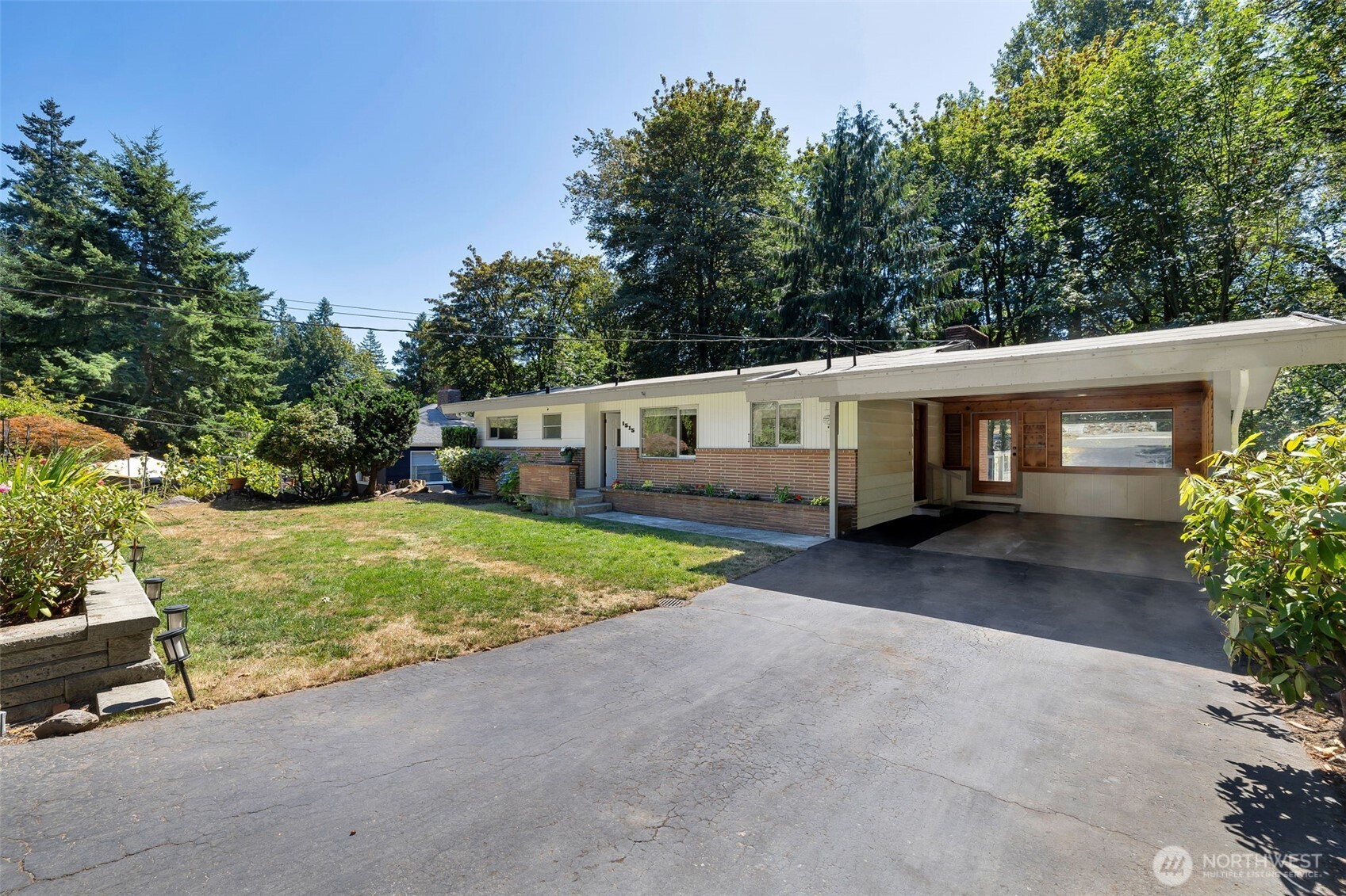 Seattle, Washington, 98125, United States, 4 Bedrooms Bedrooms, ,1 BathroomBathrooms,Residential,For Sale,1977932