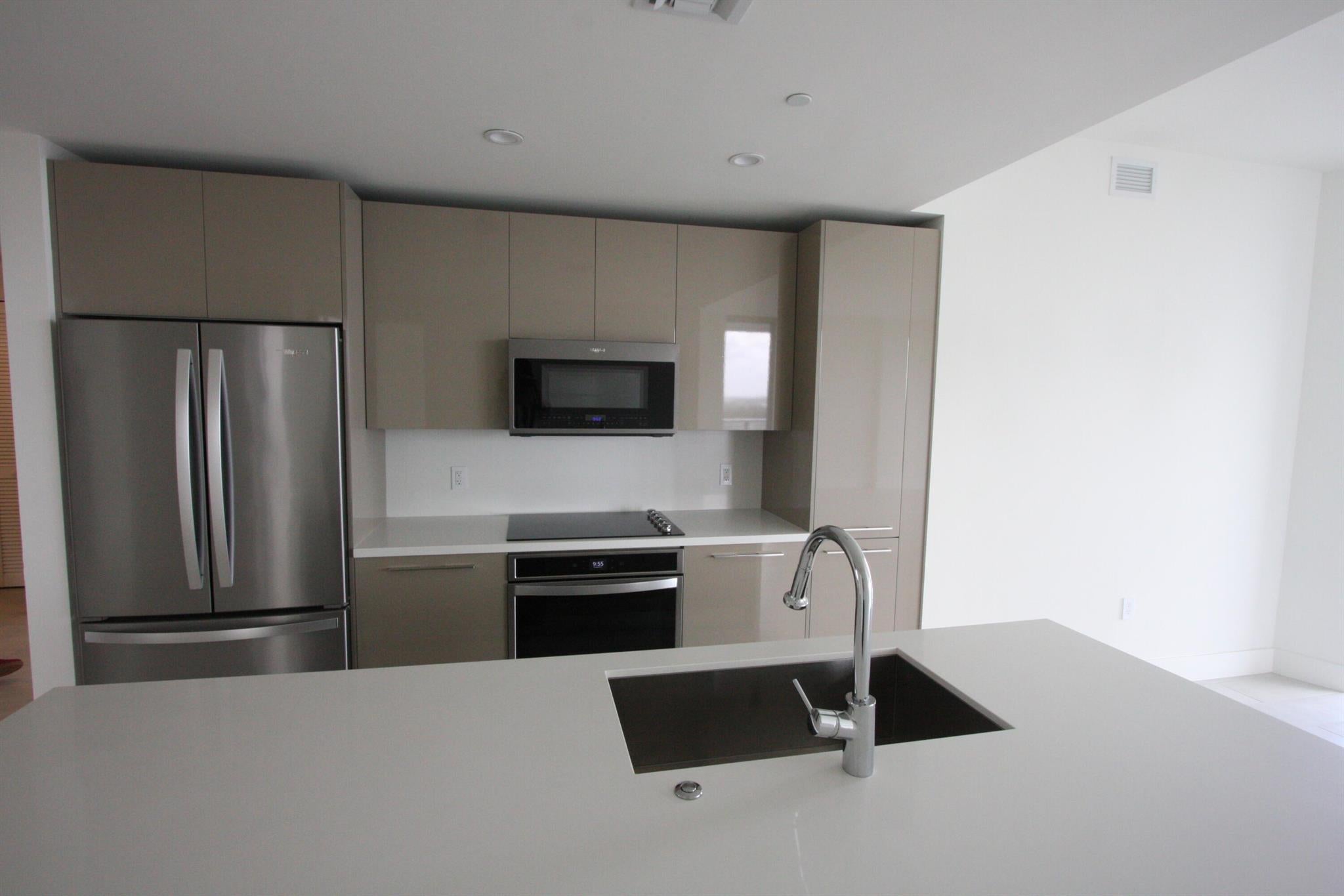 Sunrise, Florida, 33323, United States, 3 Bedrooms Bedrooms, ,3 BathroomsBathrooms,Residential,For Sale,1977399