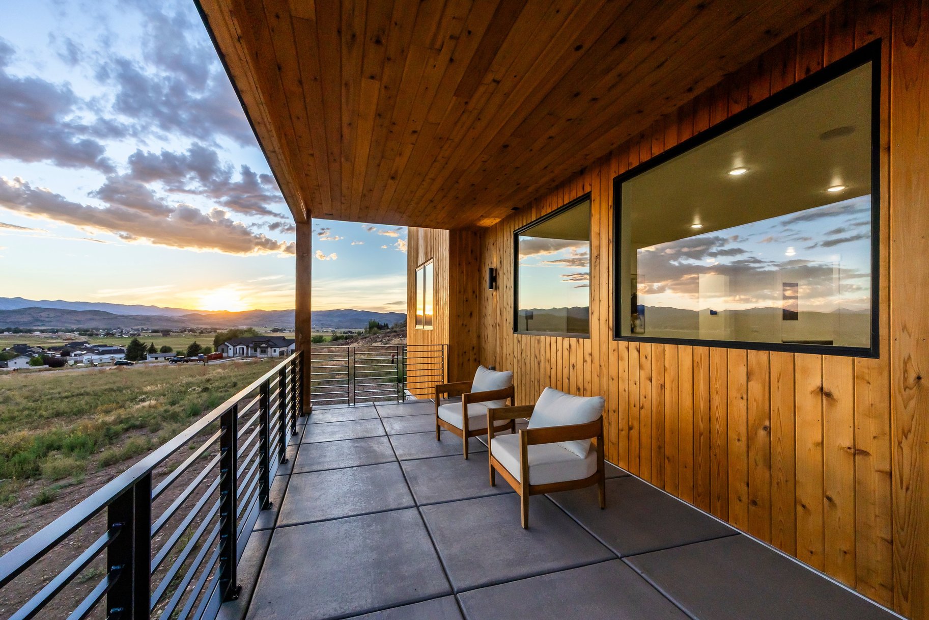  New Build Mountain Modern Home with Expansive Views - 物件實景