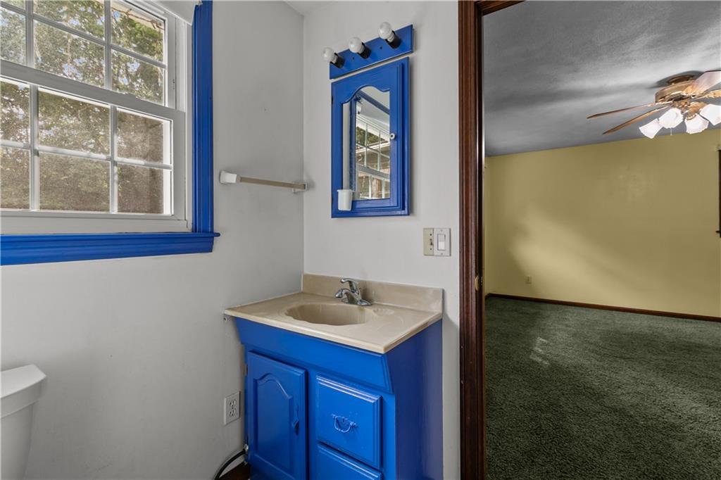 North Kingstown, Rhode Island, 02852, United States, 3 Bedrooms Bedrooms, ,2 BathroomsBathrooms,Residential,For Sale,1976998