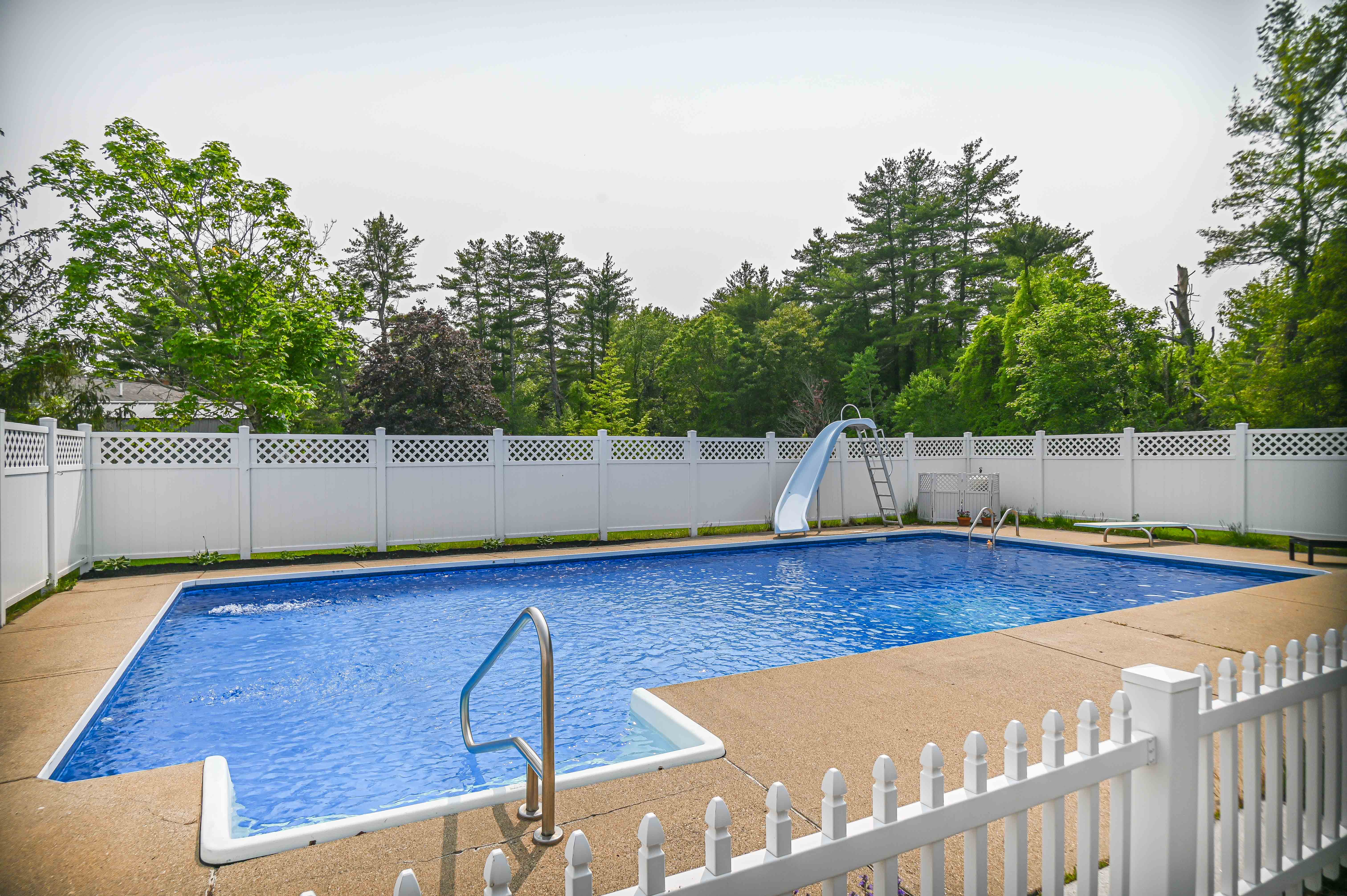 York, Maine, 03909, United States, 3 Bedrooms Bedrooms, ,3 BathroomsBathrooms,Residential,For Sale,1856750