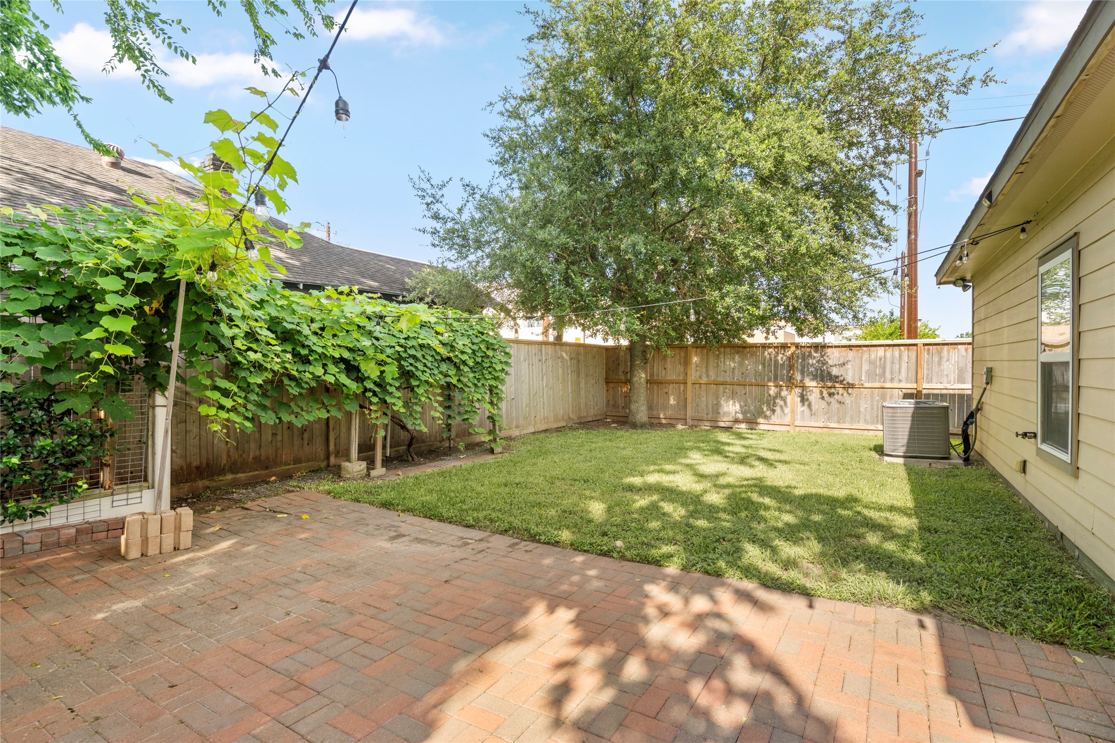  1613 Saulnier Street - 物件實景
