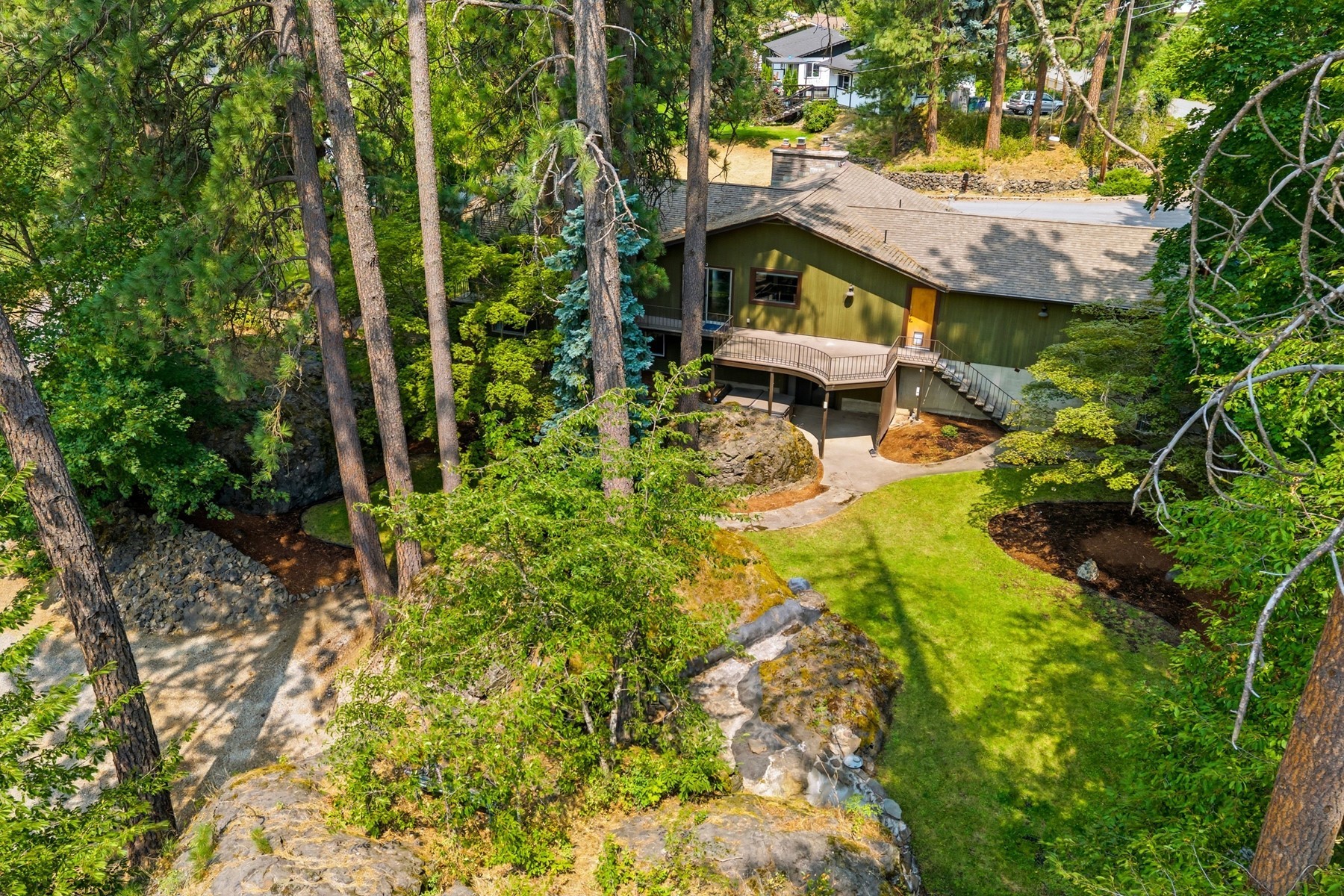  1023 N Crestline Dr - 物件實景