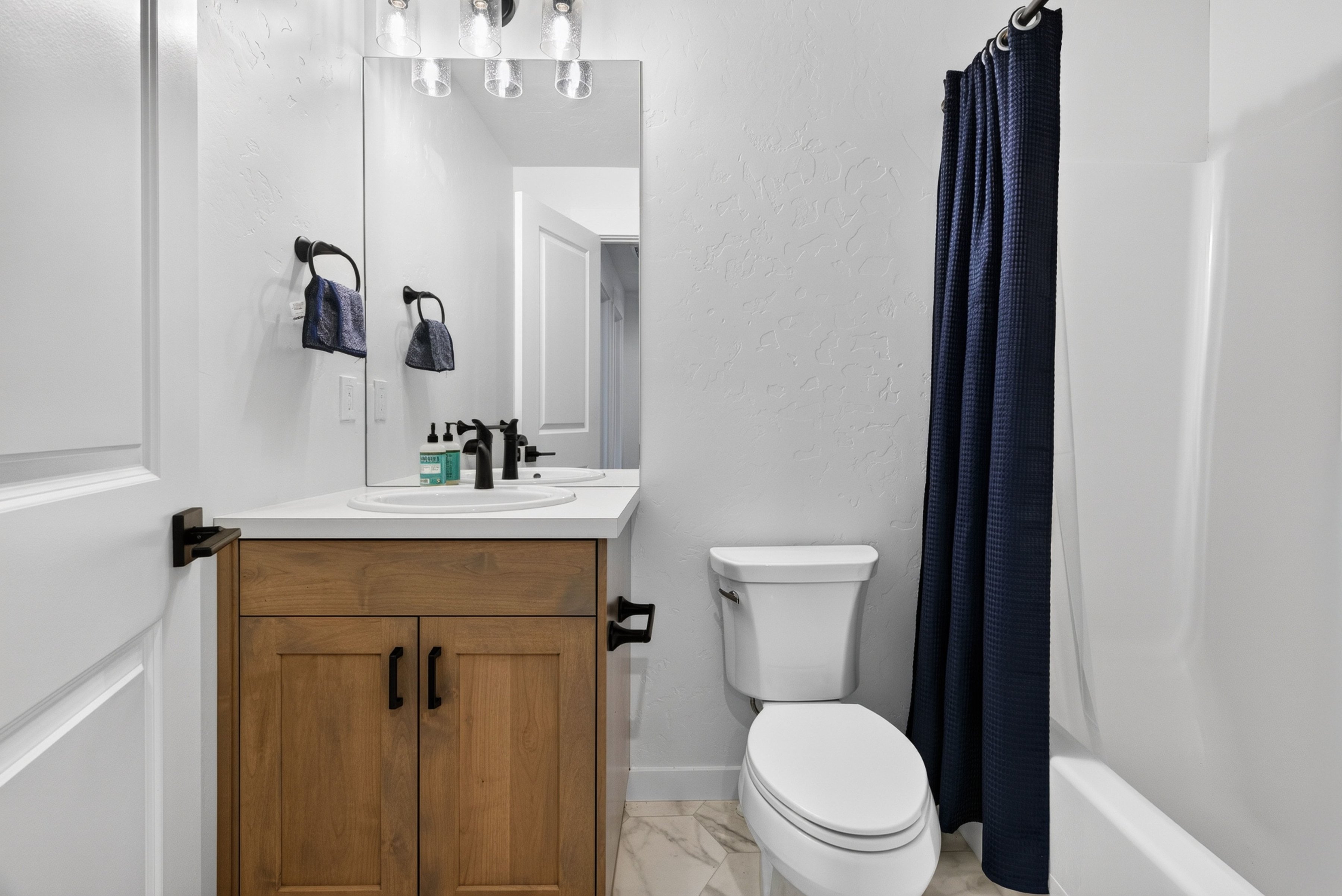  Stylish, Low-Maintenance Living with Resort-Style Amenities - 物件實景