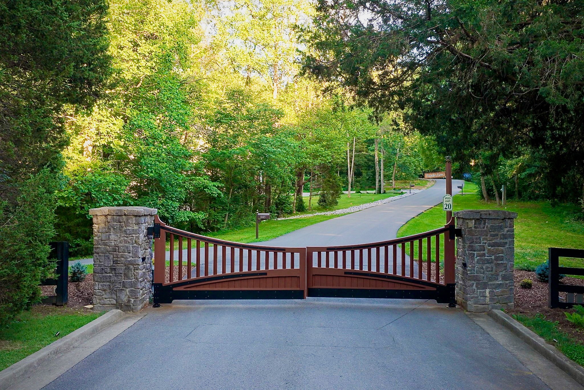 1003 Champion Hills Dr, Kingston Springs, TN, 37082 - 物件實景