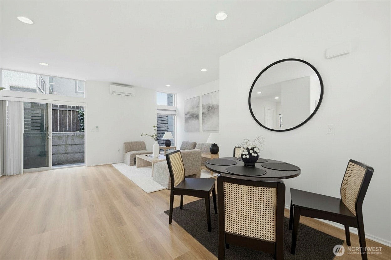 Seattle, Washington, 98144, United States, 3 Bedrooms Bedrooms, ,2 BathroomsBathrooms,Residential,For Sale,2049305