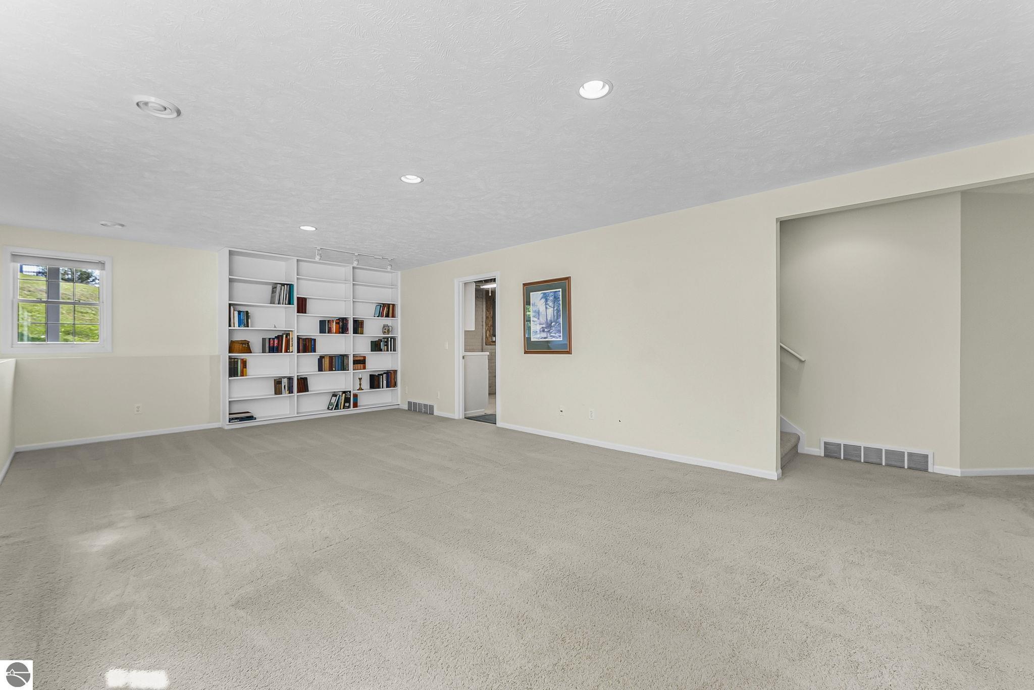 Traverse City, Michigan, 49685, United States, 3 Bedrooms Bedrooms, ,1 BathroomBathrooms,Residential,For Sale,1984213