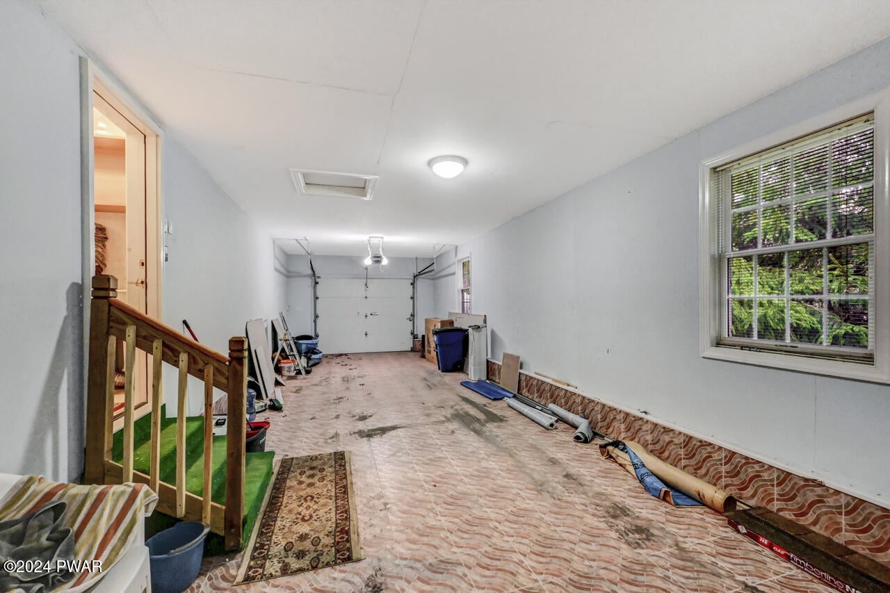 Albrightsville, Pennsylvania, 18210, United States, 4 Bedrooms Bedrooms, ,5 BathroomsBathrooms,Residential,For Sale,1982857