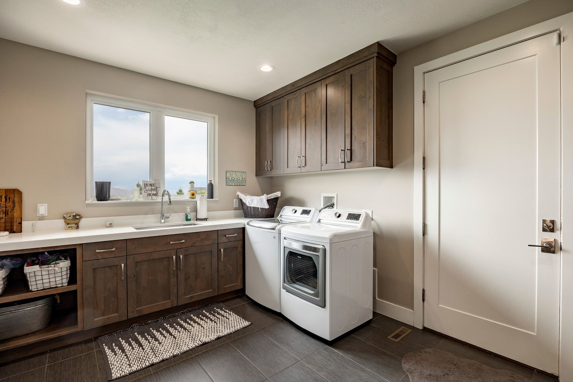  Mountain Contemporary Masterpiece with Panoramic Summit Creek Views - 物件實景