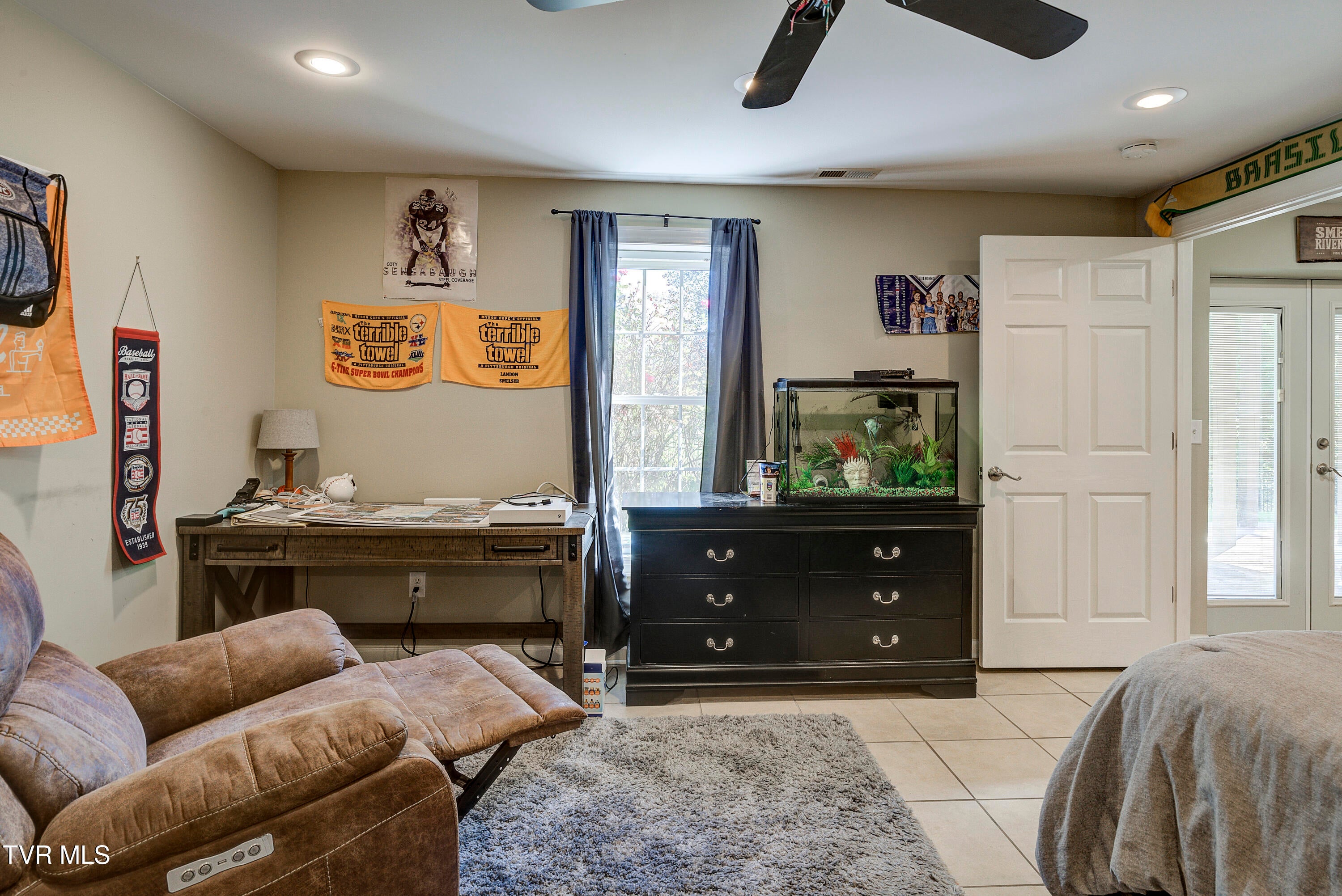 Johnson City, Tennessee, 37604, United States, 5 Bedrooms Bedrooms, ,3 BathroomsBathrooms,Residential,For Sale,1964815