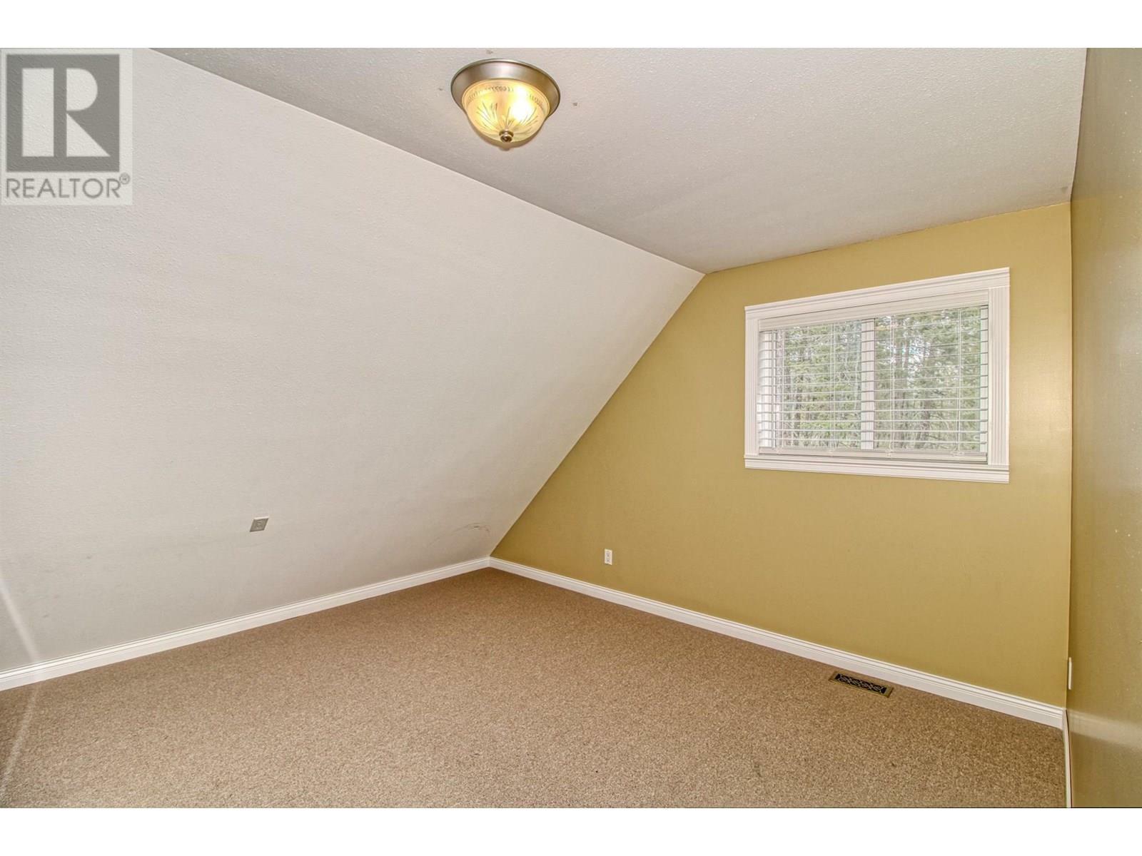 KELOWNA, British Columbia, V1Z 3W4, CA, 5 Bedrooms Bedrooms, ,3 BathroomsBathrooms,Residential,For Sale,1876914