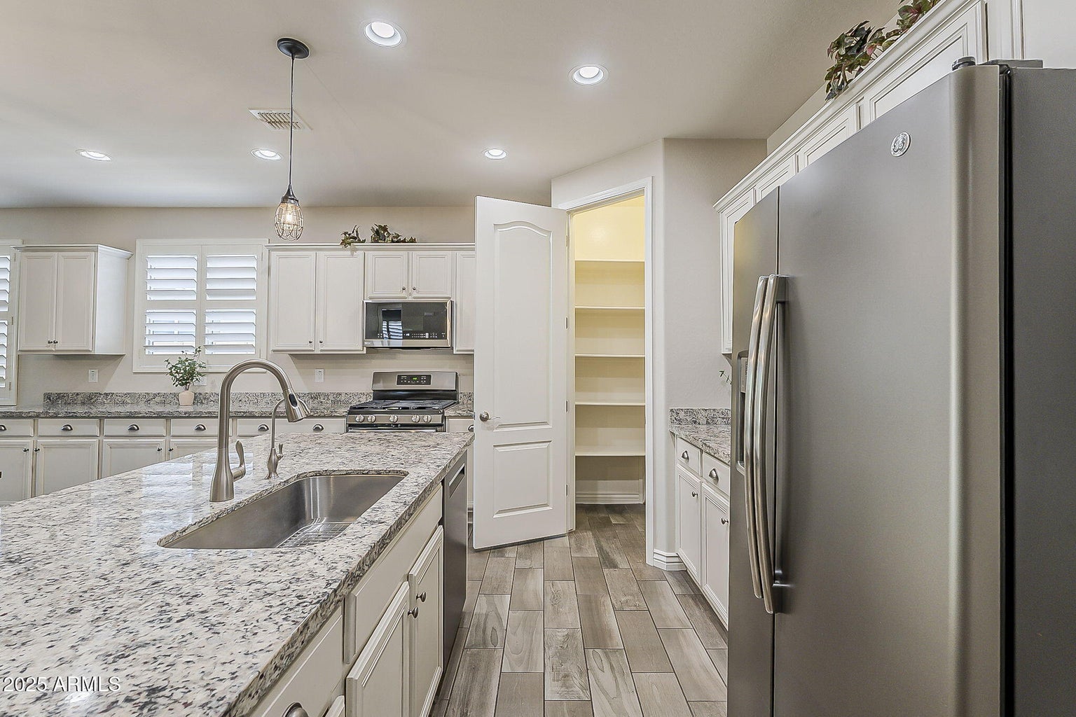 Peoria, Arizona, 85383, United States, 3 Bedrooms Bedrooms, ,3 BathroomsBathrooms,Residential,For Sale,1982801