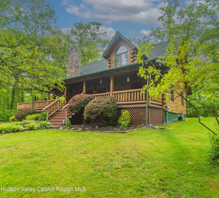 New Paltz, New York, 12561, United States, 3 Bedrooms Bedrooms, ,3 BathroomsBathrooms,Residential,For Sale,1873617