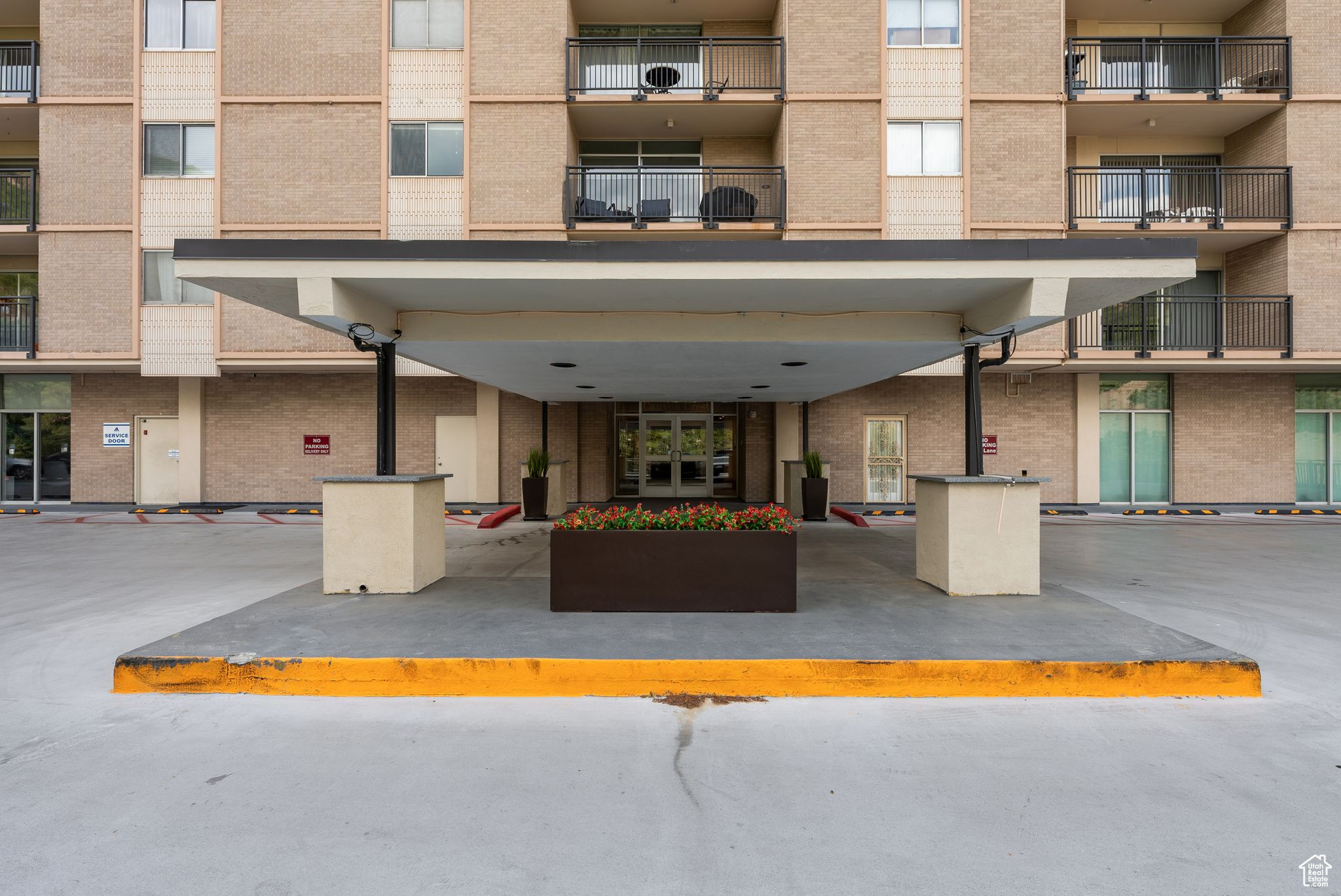 Salt Lake City, Utah, 84108, United States, 2 Bedrooms Bedrooms, ,1 BathroomBathrooms,Residential,For Sale,1882344