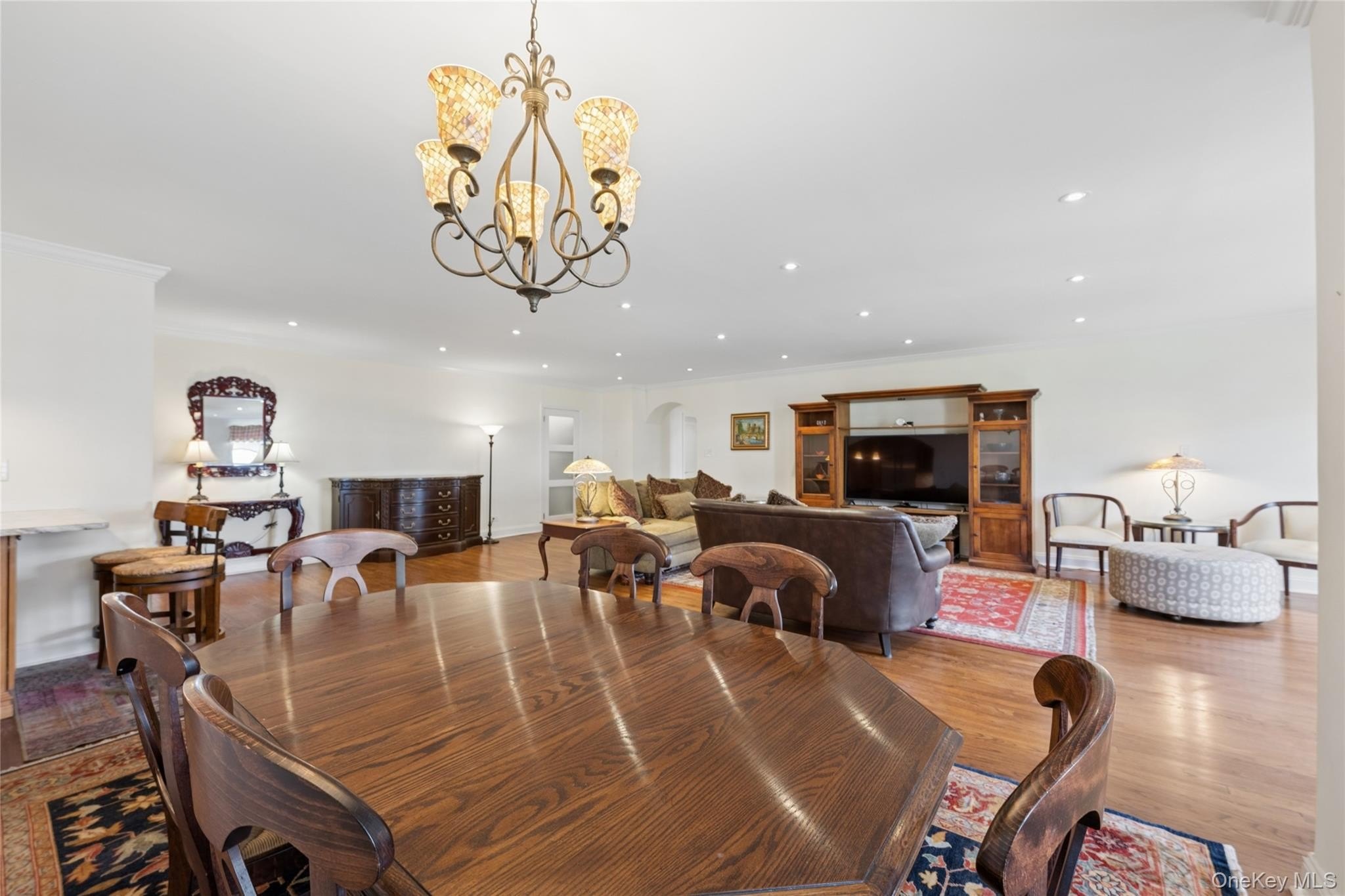 Beechhurst, New York, 11357, United States, 3 Bedrooms Bedrooms, ,2 BathroomsBathrooms,Residential,For Sale,2049222
