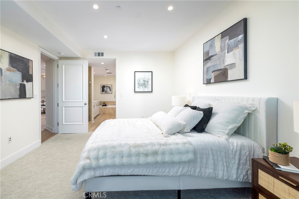 Irvine, California, 92612, United States, 2 Bedrooms Bedrooms, ,2 BathroomsBathrooms,Residential,For Sale,1989675