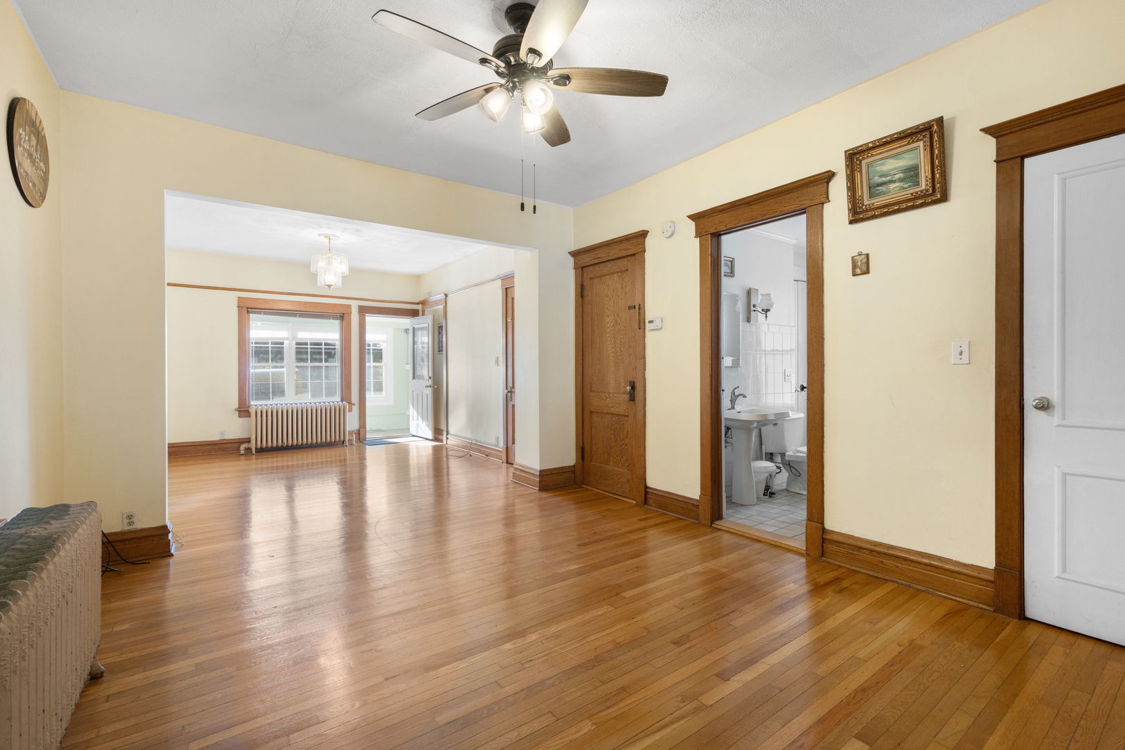 Oak Park, Illinois, 60304, United States, 4 Bedrooms Bedrooms, ,3 BathroomsBathrooms,Residential,For Sale,1966946