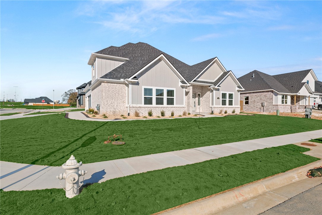 Centerton, Arkansas, 72719, United States, 4 Bedrooms Bedrooms, ,4 BathroomsBathrooms,Residential,For Sale,1991183