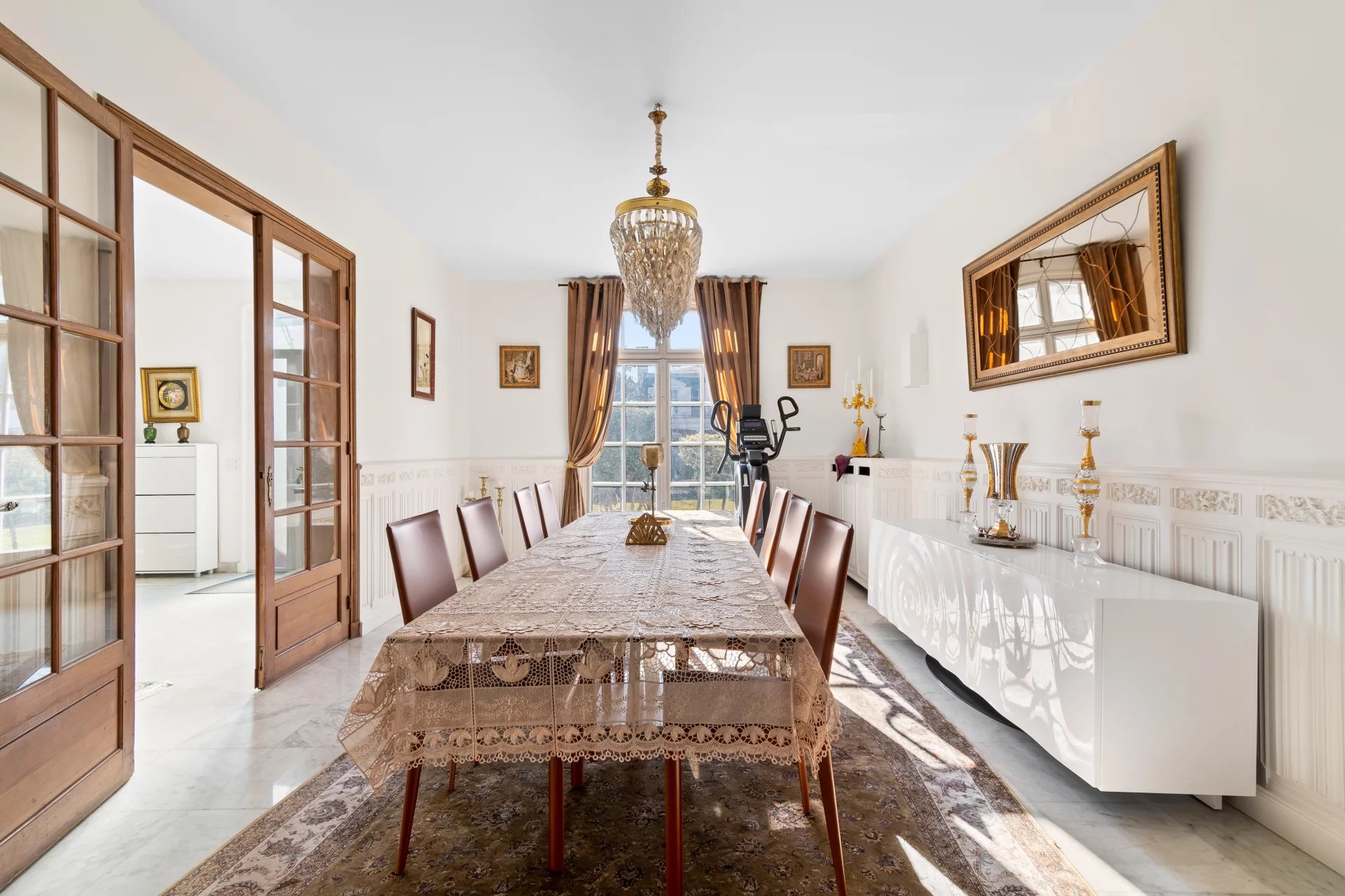 Le Vésinet, Île-de-France, 78110, FR, 9 Bedrooms Bedrooms, ,6 BathroomsBathrooms,Residential,For Sale,1994556