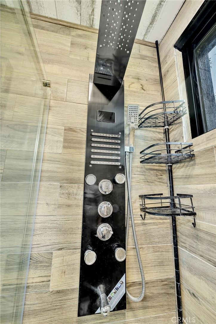 Woodland Hills, California, 91364, United States, 4 Bedrooms Bedrooms, ,2 BathroomsBathrooms,Residential,For Sale,1975100