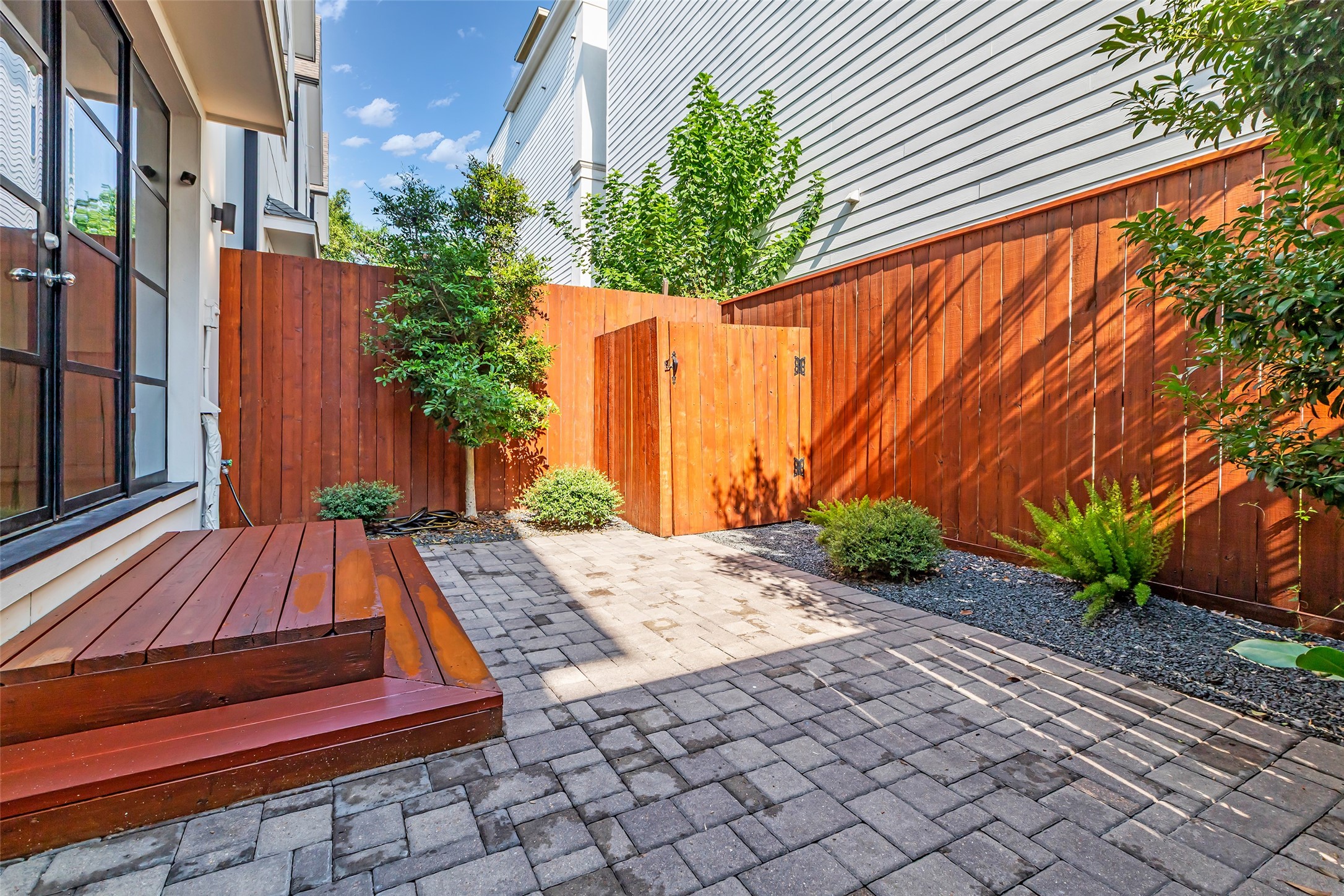 Houston, Texas, 77008, United States, 4 Bedrooms Bedrooms, ,4 BathroomsBathrooms,Residential,For Sale,1989556