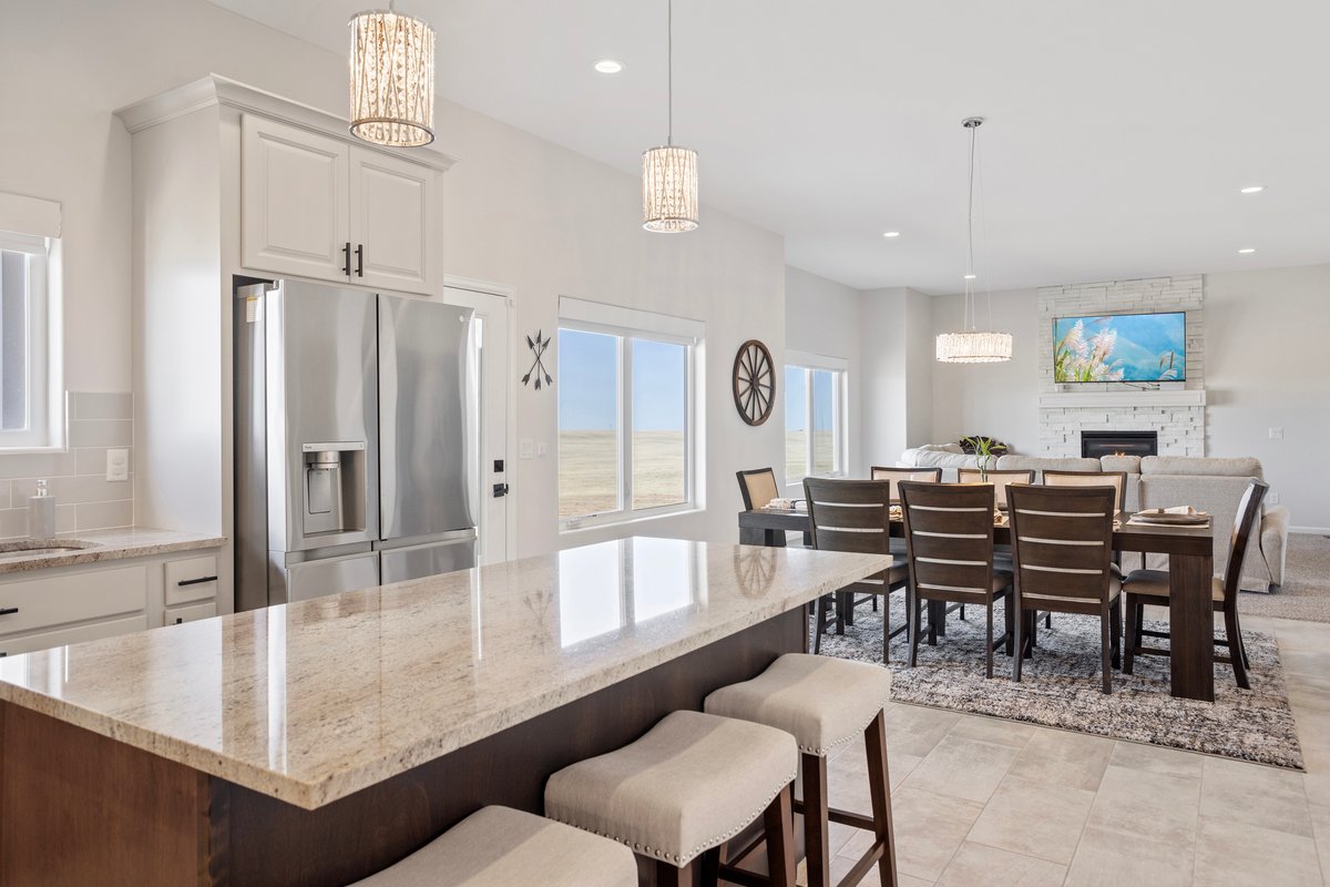 Cheyenne, Wyoming, 82009, United States, 5 Bedrooms Bedrooms, ,3 BathroomsBathrooms,Residential,For Sale,1982356