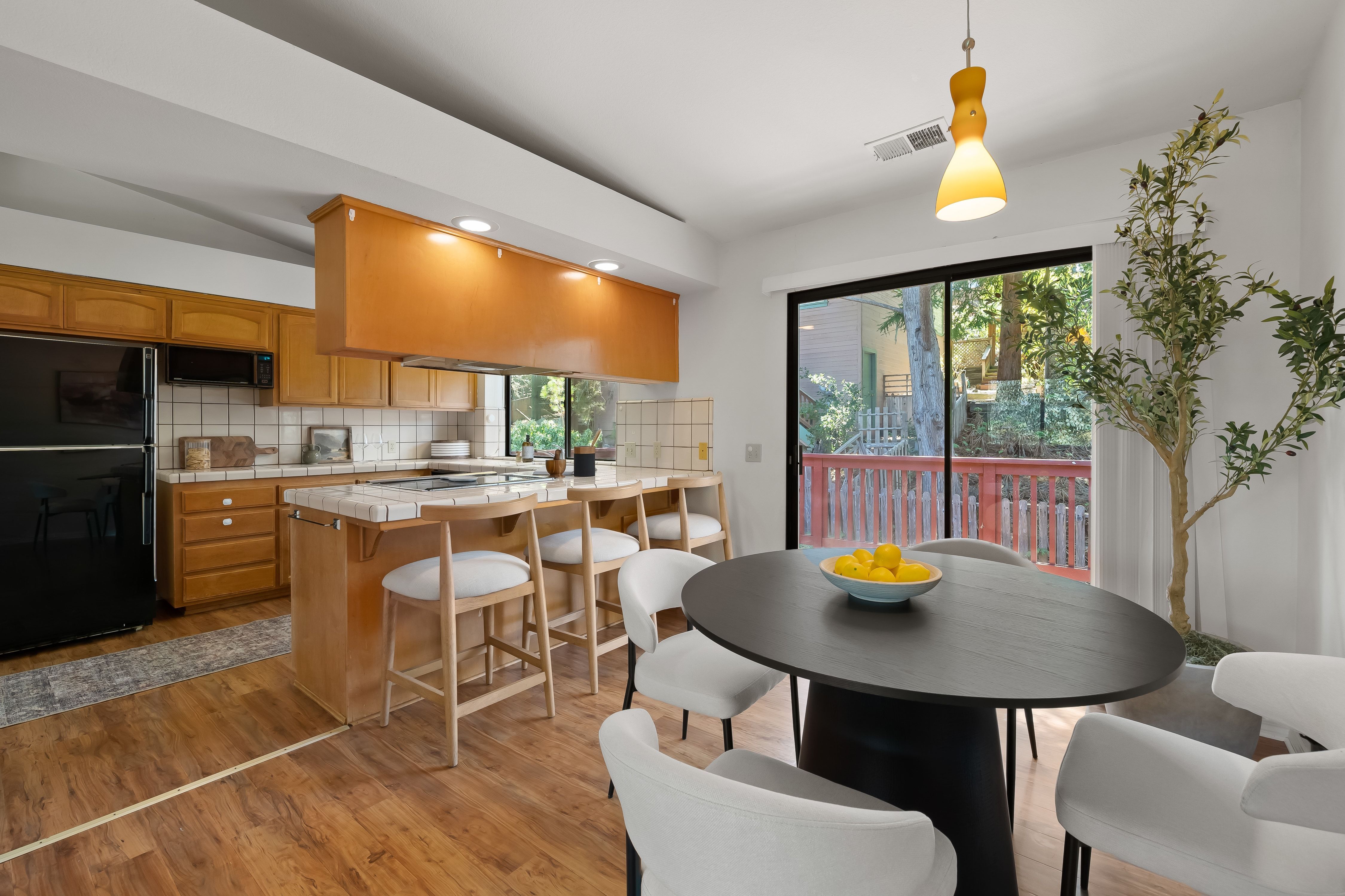  Inviting Lodge Hill Residence Embracing Light, Views, and Nature - 物件實景