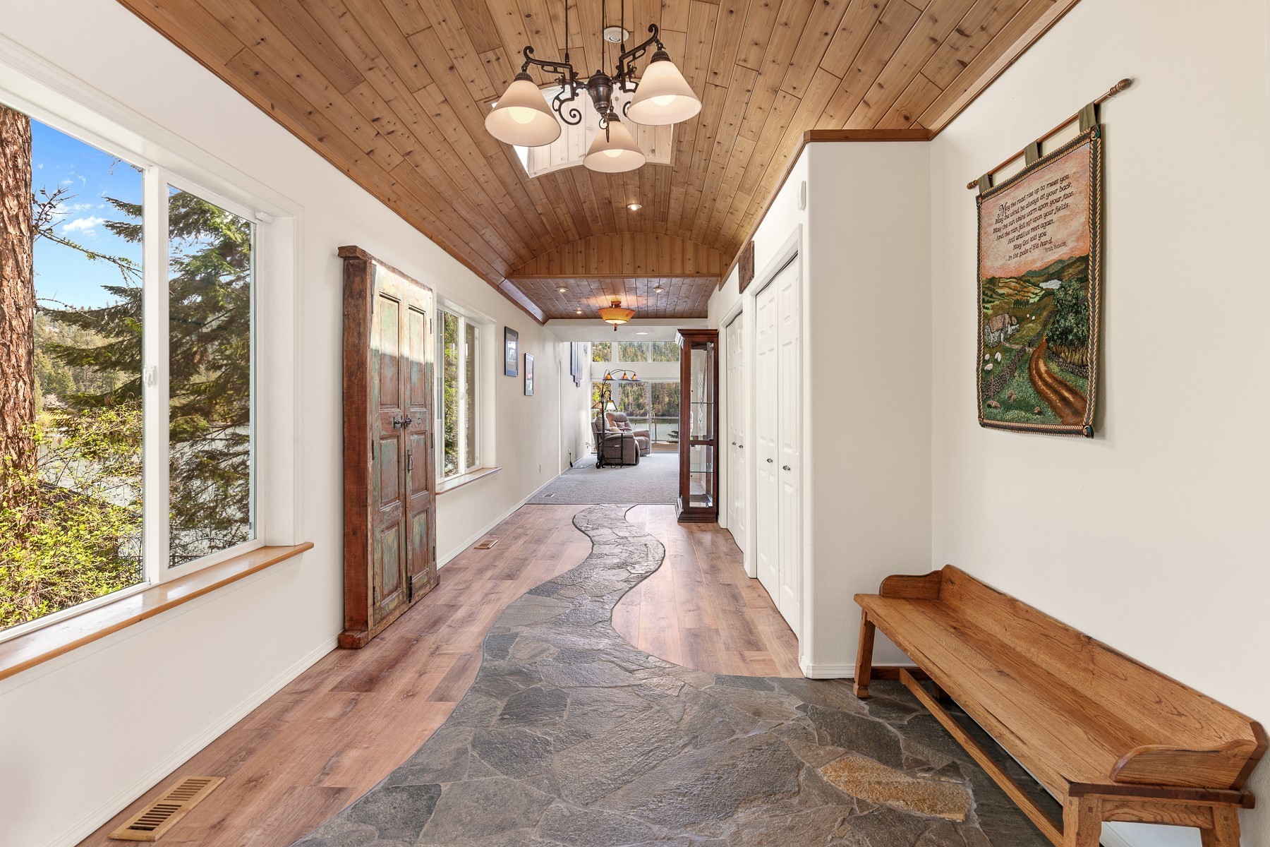  Hayden Lake Year Round Waterfront Living - 物件實景