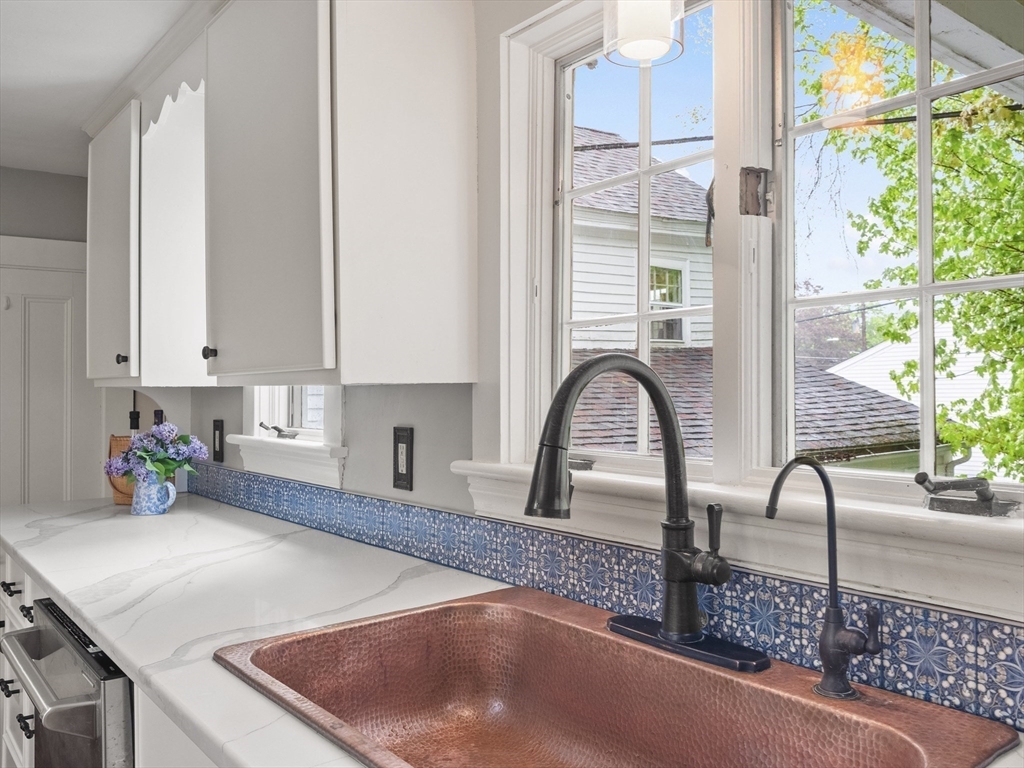 Carlisle, Massachusetts, 01741, United States, 3 Bedrooms Bedrooms, ,4 BathroomsBathrooms,Residential,For Sale,1804776