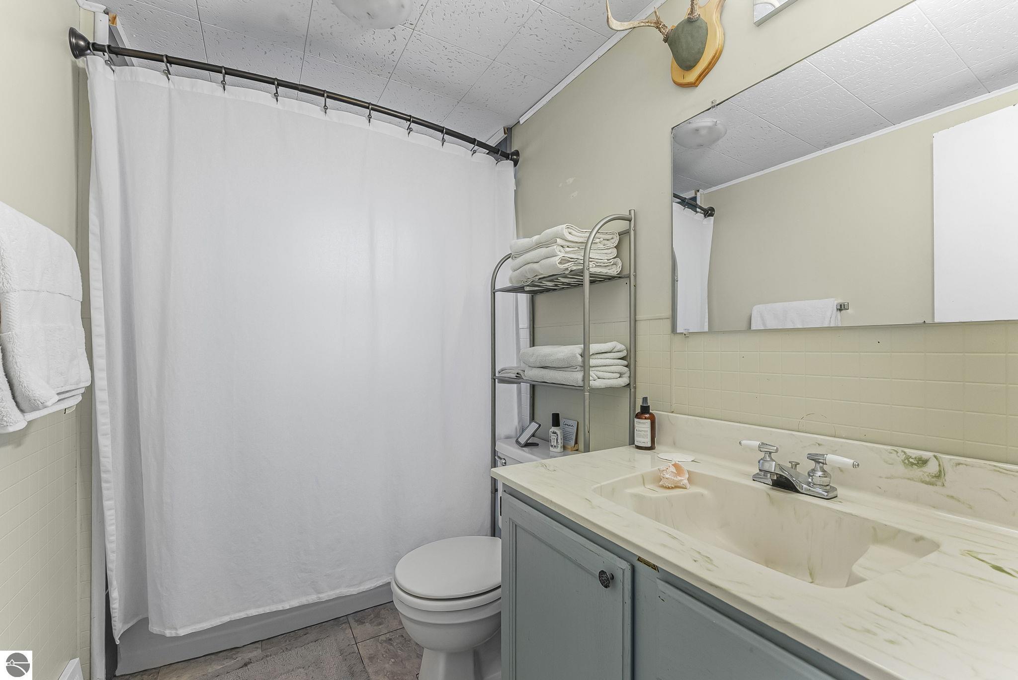 Traverse City, Michigan, 49685, United States, 9 Bedrooms Bedrooms, ,5 BathroomsBathrooms,Residential,For Sale,1995460