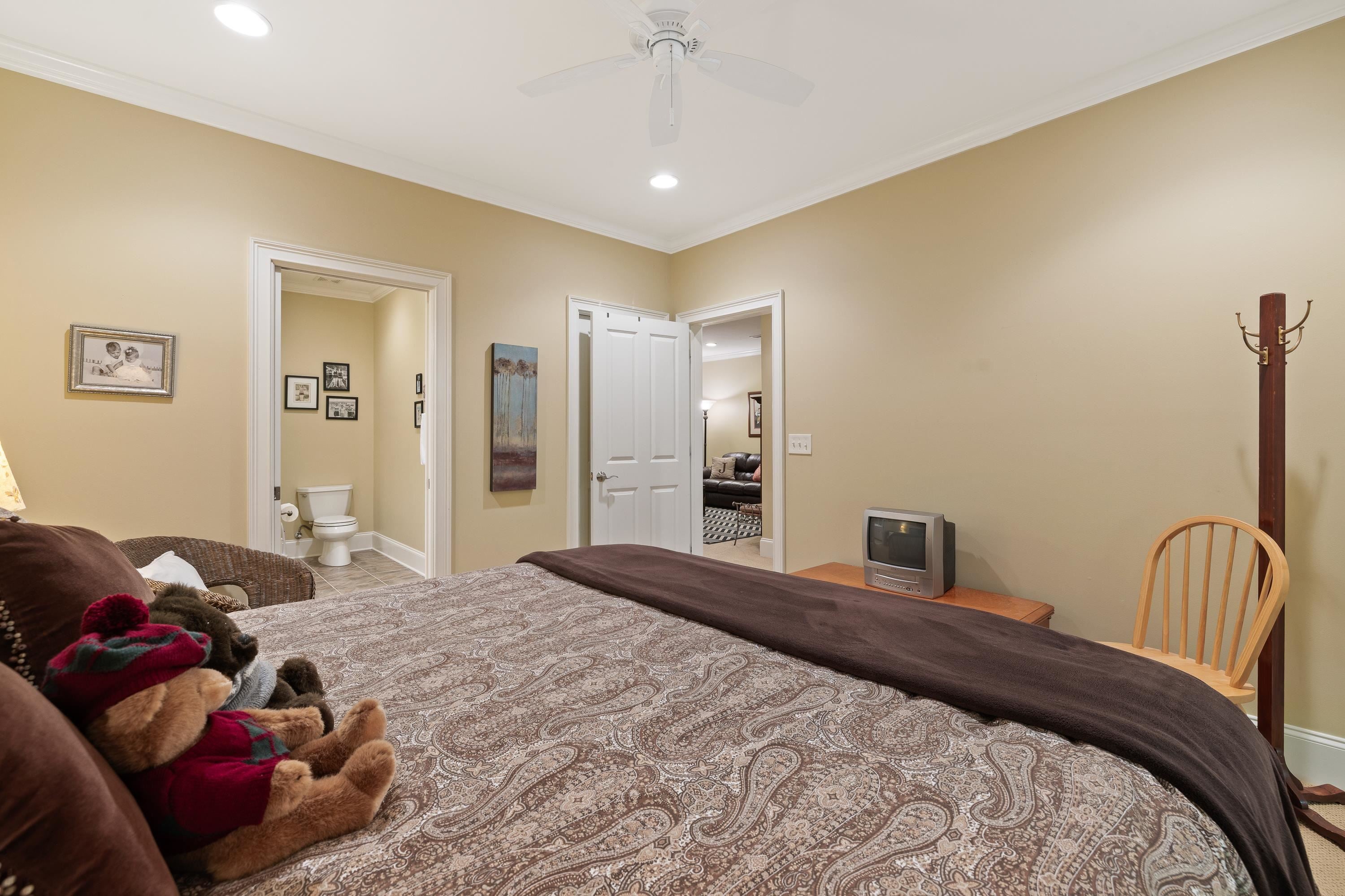 Greensboro, Georgia, 30642, United States, 3 Bedrooms Bedrooms, ,4 BathroomsBathrooms,Residential,For Sale,1829509