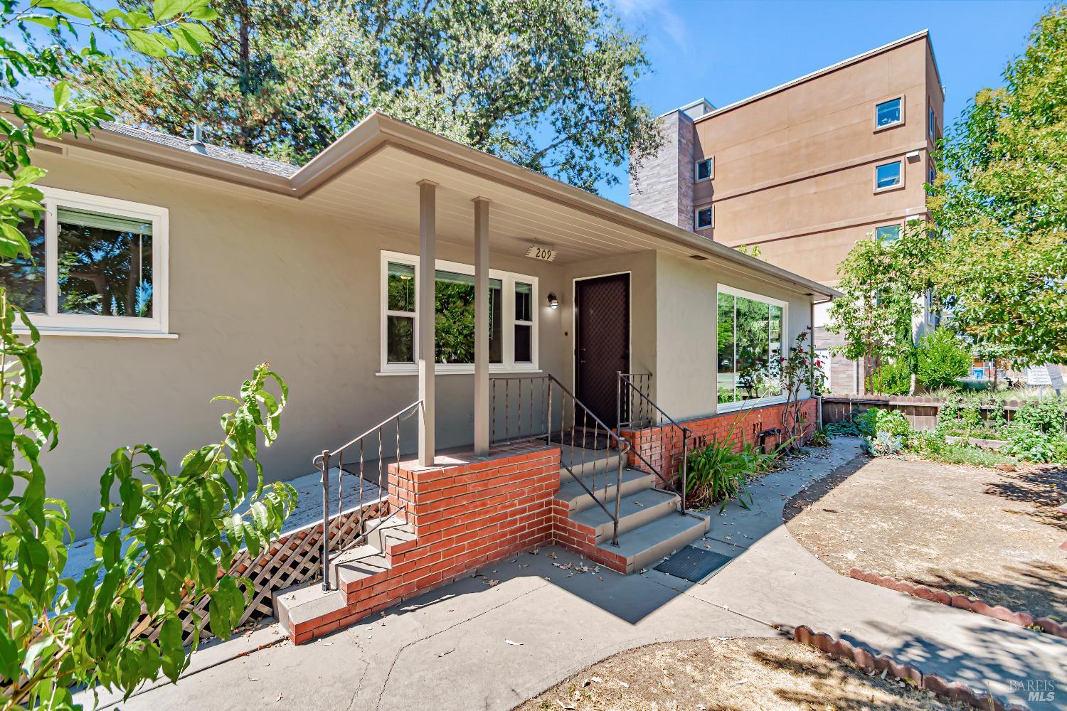 Santa Rosa, California, 95401, United States, 2 Bedrooms Bedrooms, ,2 BathroomsBathrooms,Residential,For Sale,1925442