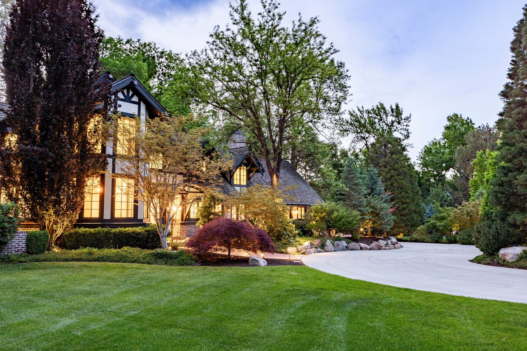  Stunning Tudor Estate in Premier Walker Lane Neighborhood - 物件實景