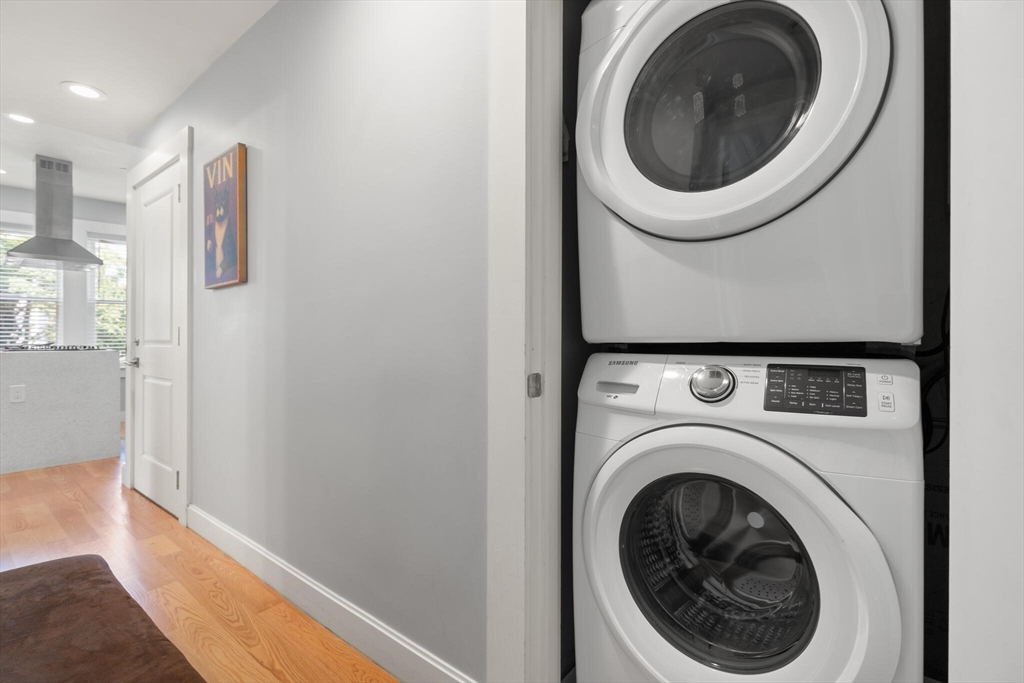 Boston, Massachusetts, 02128, United States, 2 Bedrooms Bedrooms, ,2 BathroomsBathrooms,Residential,For Sale,1925542