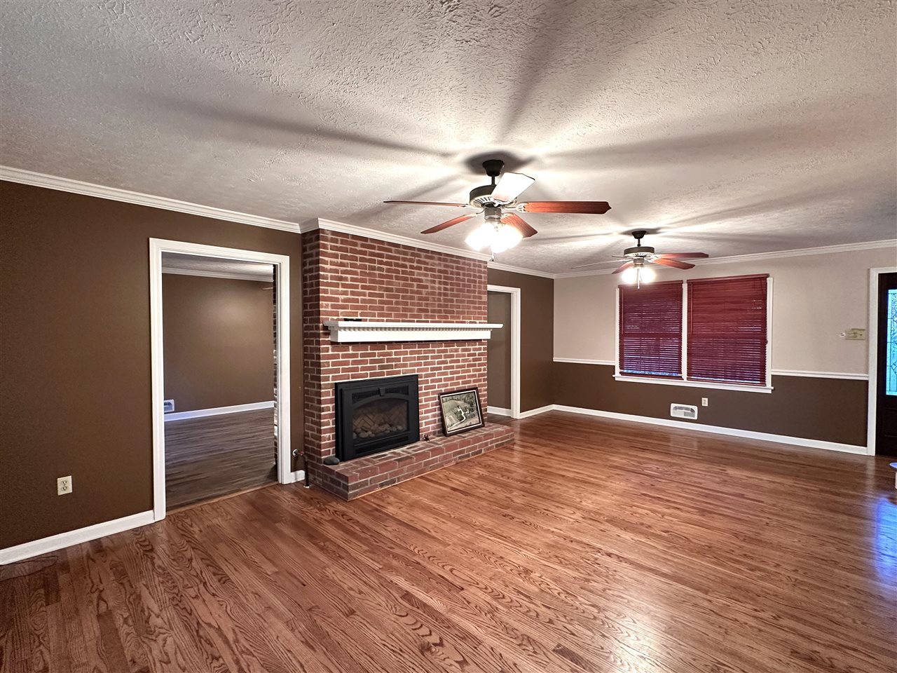 Bowling Green, Kentucky, 42103, United States, 4 Bedrooms Bedrooms, ,5 BathroomsBathrooms,Residential,For Sale,1991633