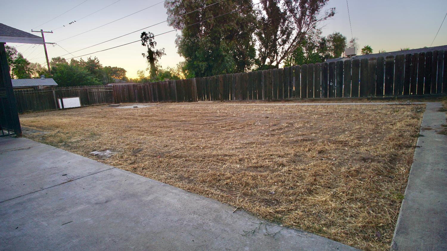 Fresno, California, 93722, United States, 4 Bedrooms Bedrooms, ,2 BathroomsBathrooms,Residential,For Sale,1943321