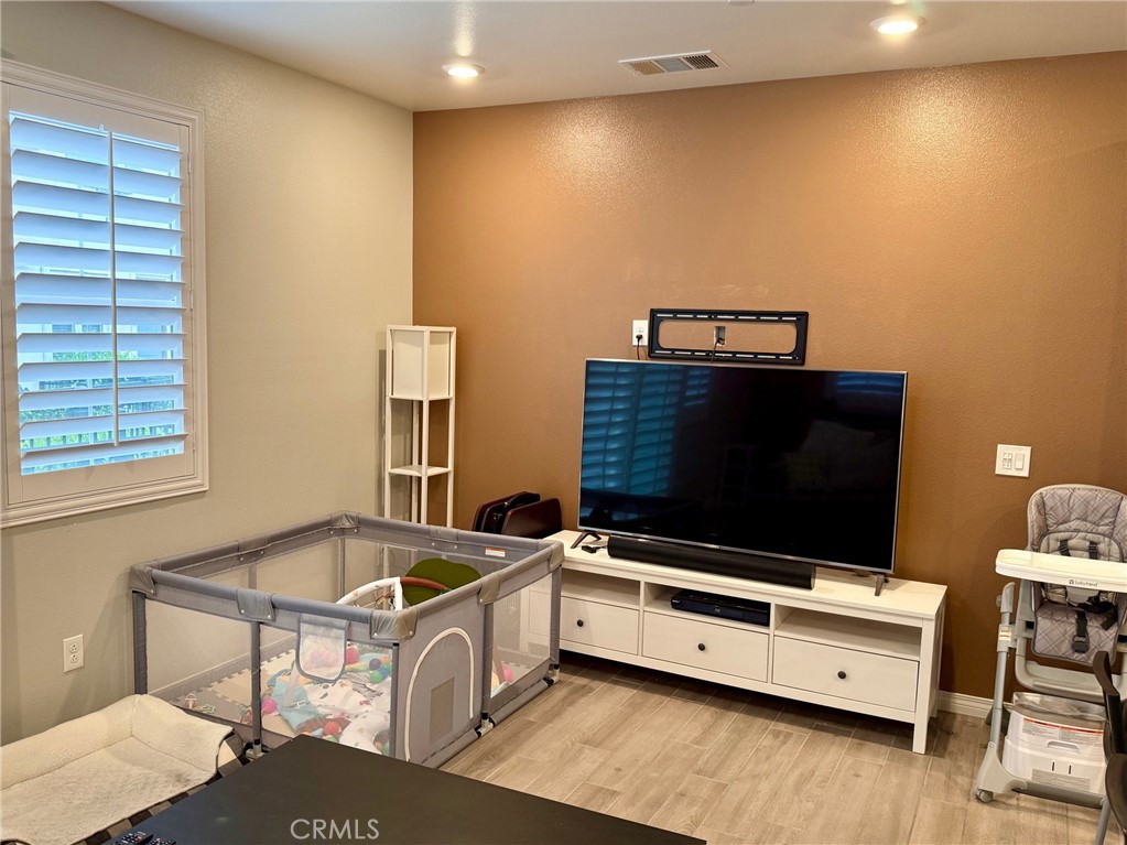 Murrieta, California, 92563, United States, 3 Bedrooms Bedrooms, ,3 BathroomsBathrooms,Residential,For Sale,1976156