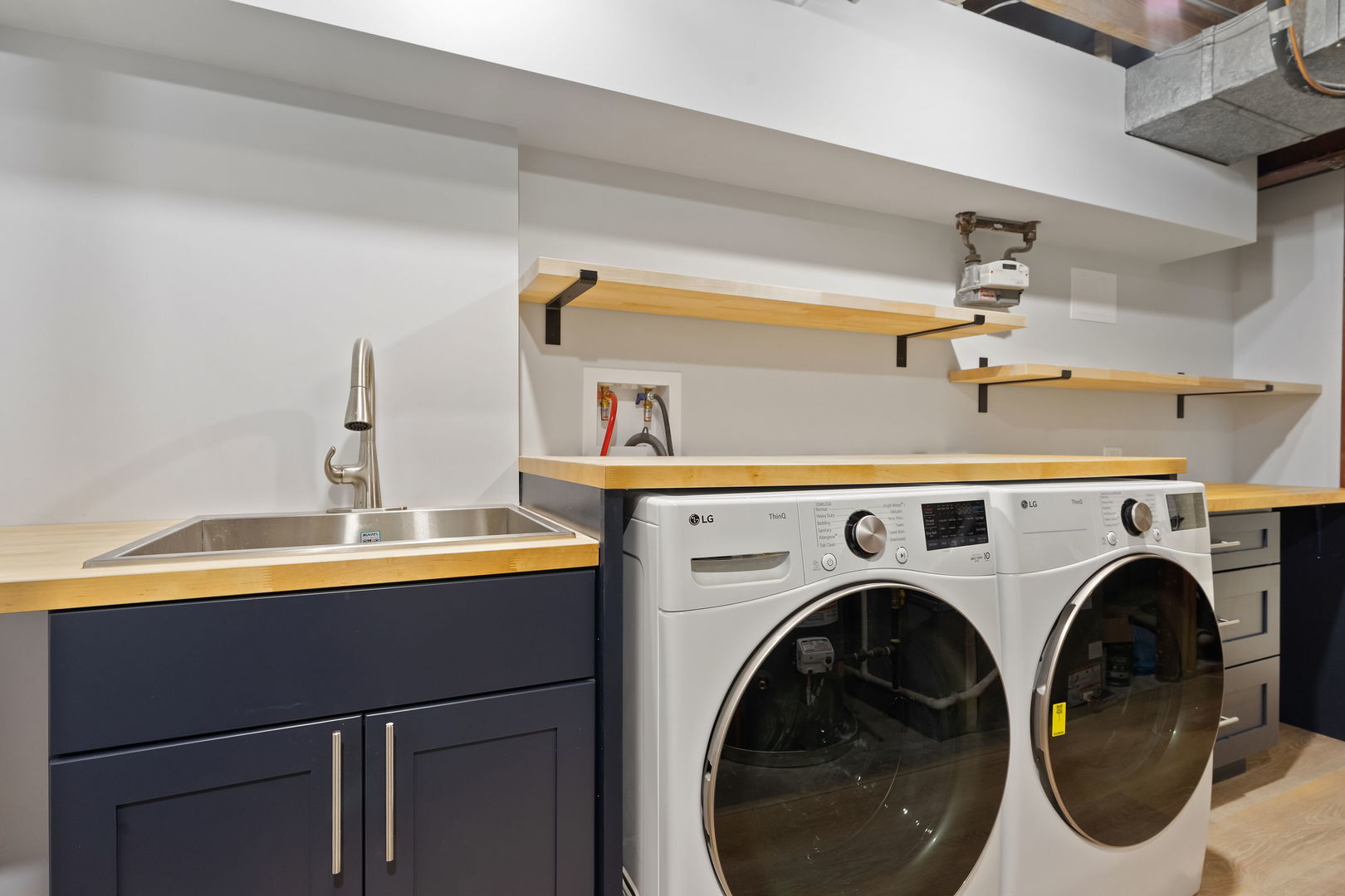 Chicago, Illinois, 60614, United States, 3 Bedrooms Bedrooms, ,2 BathroomsBathrooms,Residential,For Sale,1988953