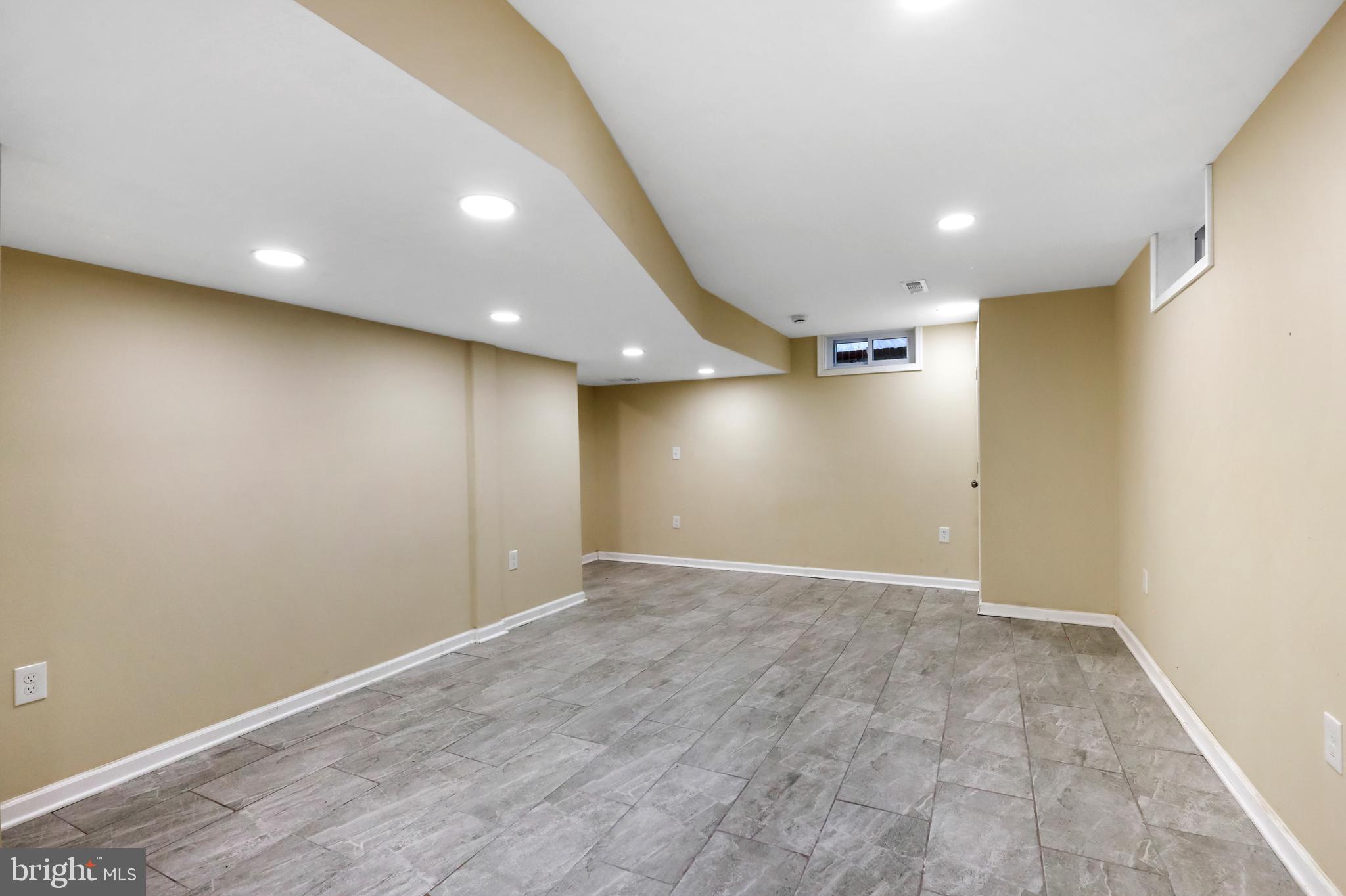 Glen Burnie, Maryland, 21061, United States, 4 Bedrooms Bedrooms, ,4 BathroomsBathrooms,Residential,For Sale,1900574