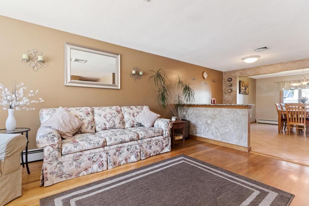 Malden, Massachusetts, 02148, United States, ,Residential,For Sale,1865038