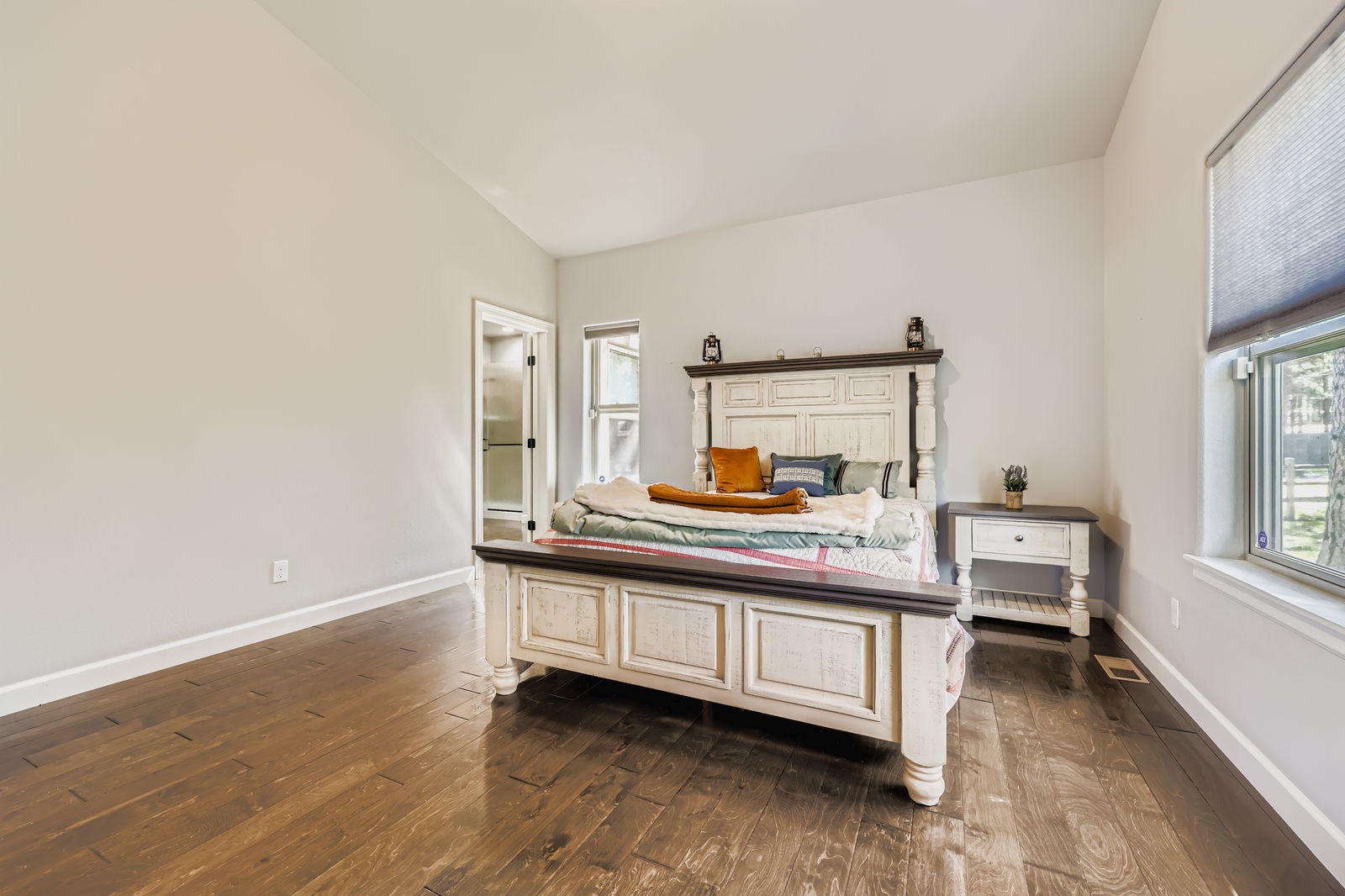 Woodland Park, Colorado, 80863, United States, 3 Bedrooms Bedrooms, ,2 BathroomsBathrooms,Residential,For Sale,1908938