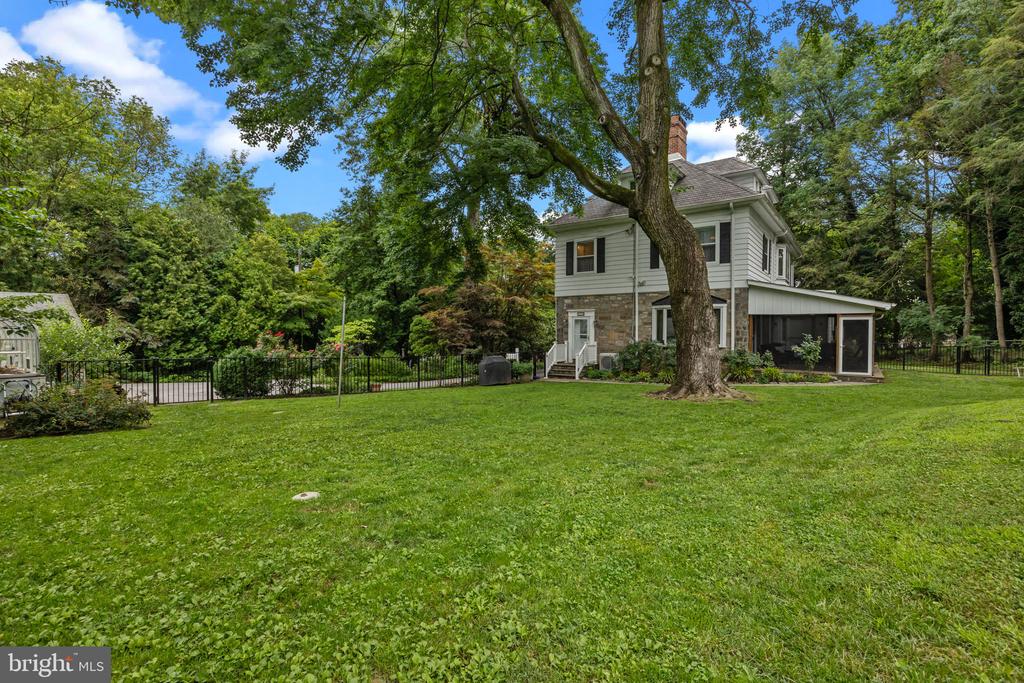Lansdowne, Pennsylvania, 19050, United States, 5 Bedrooms Bedrooms, ,3 BathroomsBathrooms,Residential,For Sale,1926052