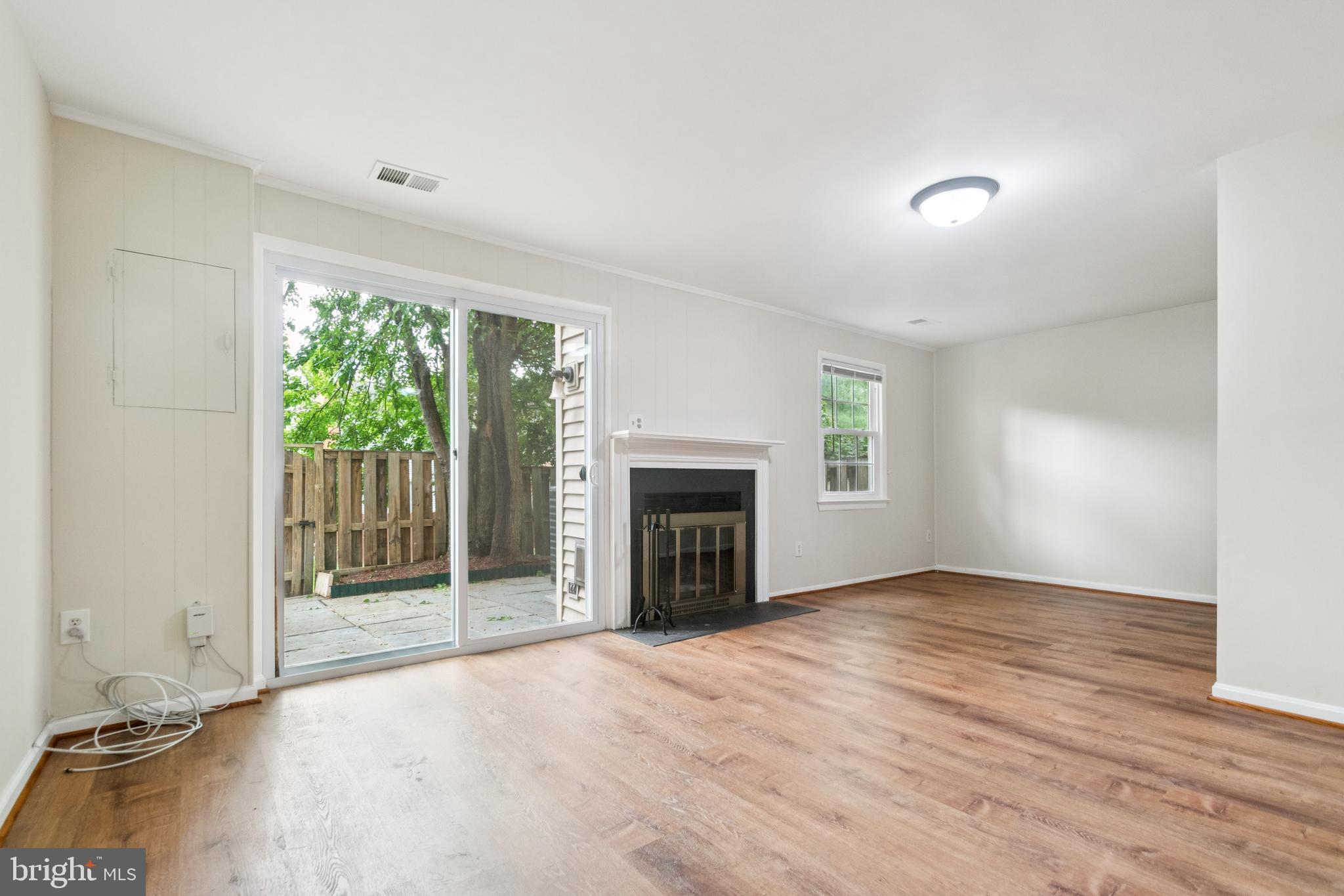 Gaithersburg, Maryland, 20878, United States, 3 Bedrooms Bedrooms, ,3 BathroomsBathrooms,Residential,For Sale,1889859