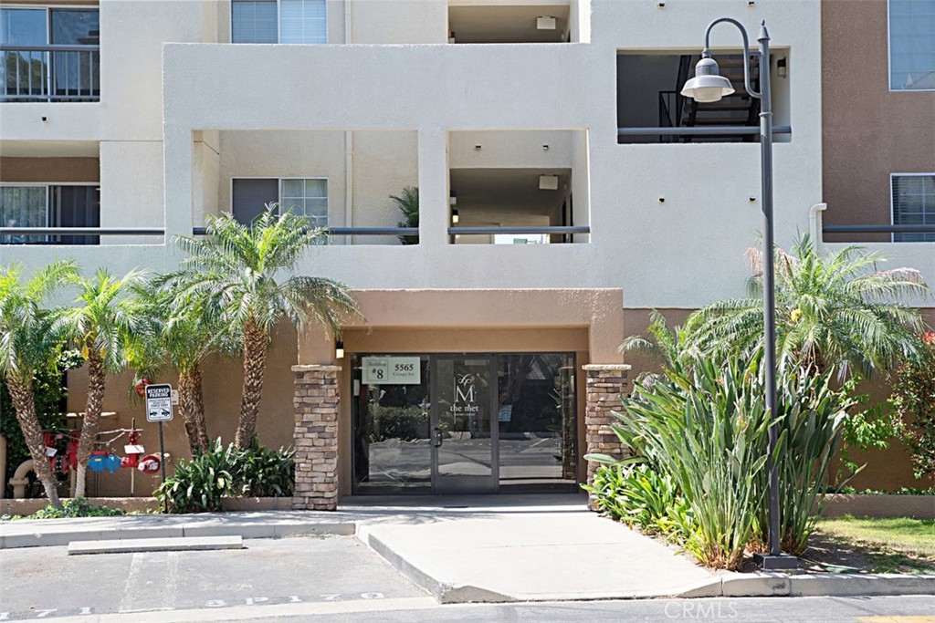 Woodland Hills, California, 91367, United States, 2 Bedrooms Bedrooms, ,2 BathroomsBathrooms,Residential,For Sale,1966516